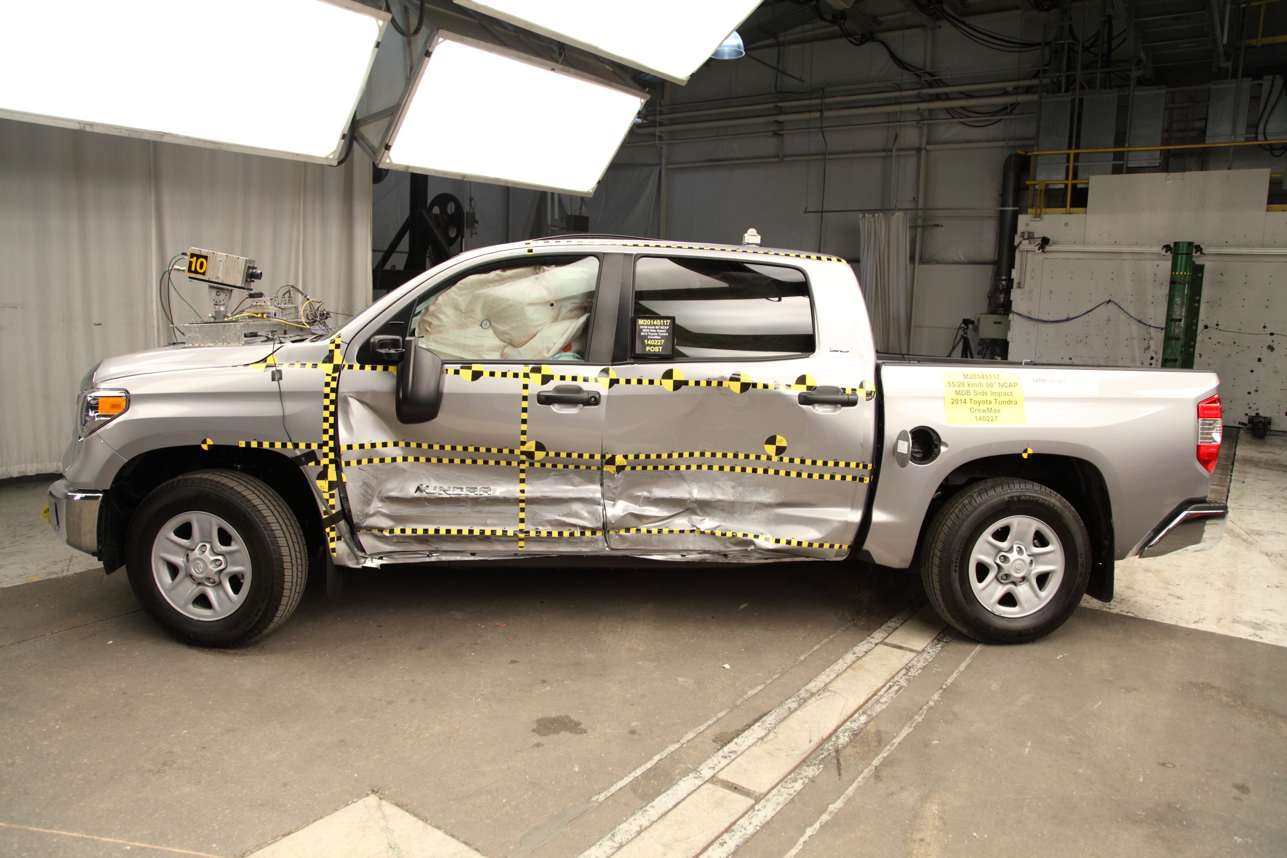 2014 TOYOTA TUNDRA crash image 9