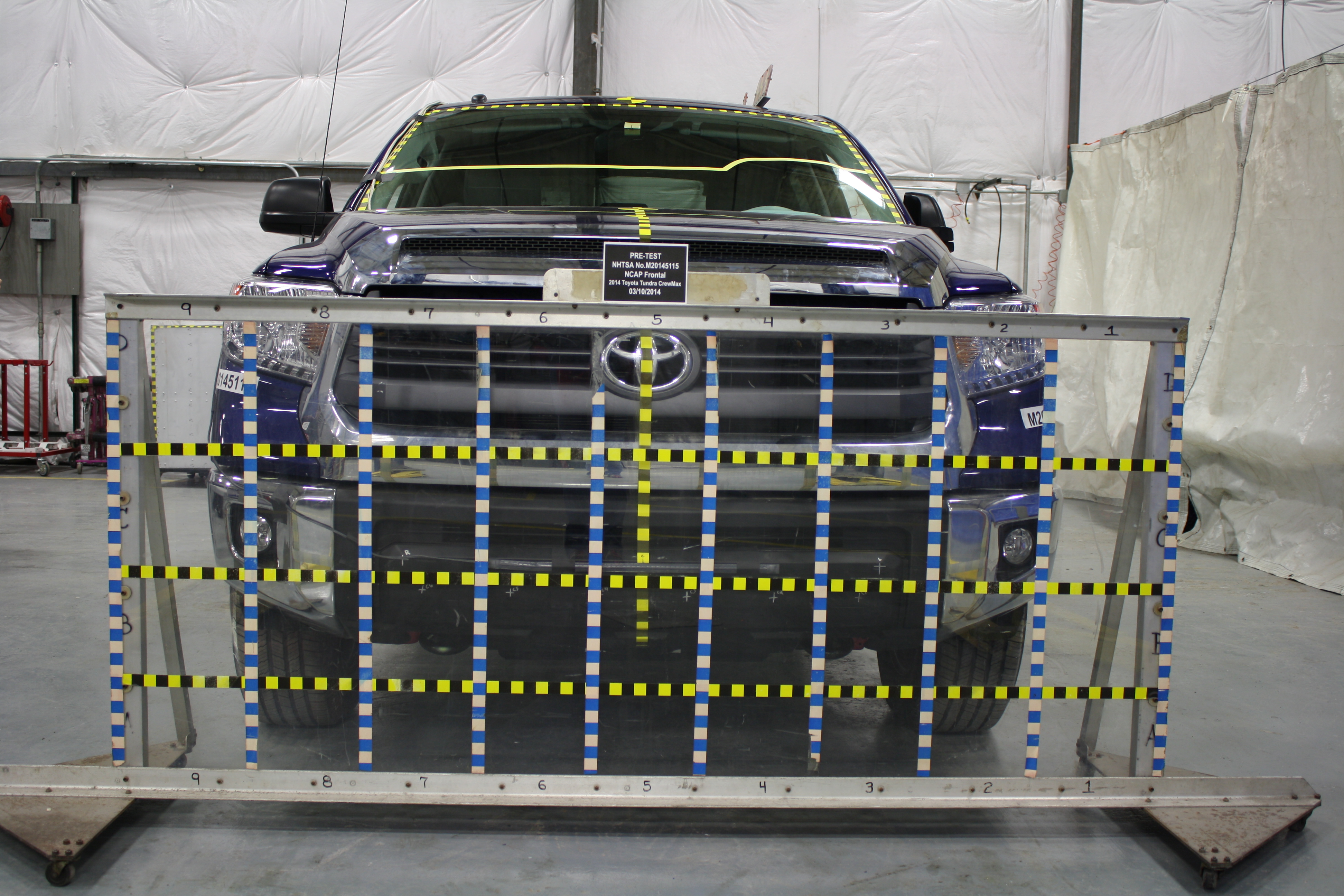 2014 TOYOTA TUNDRA crash-test photo