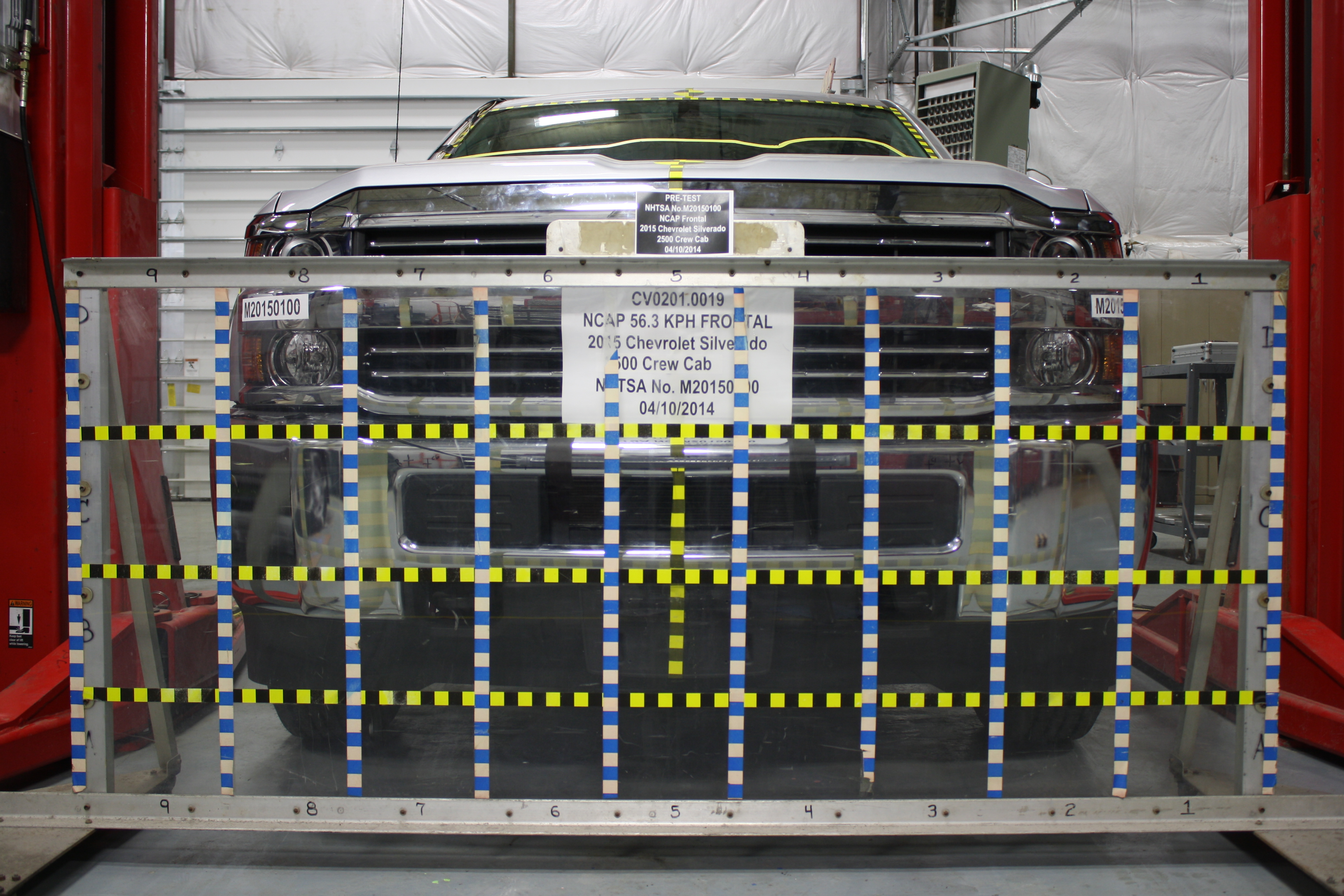 2015 CHEVROLET SILVERADO2500 crash-test photo