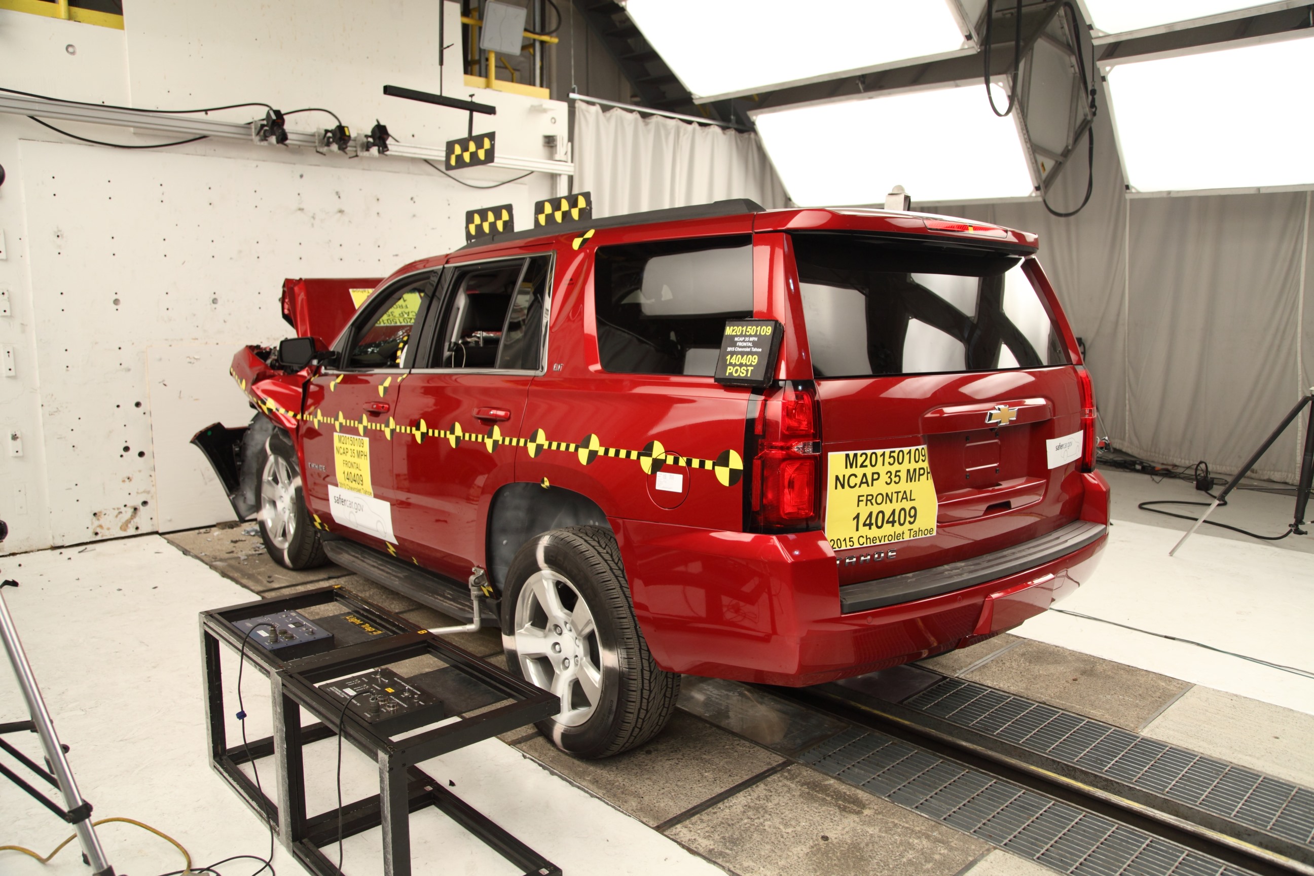 2015 CHEVROLET TAHOE crash image 16