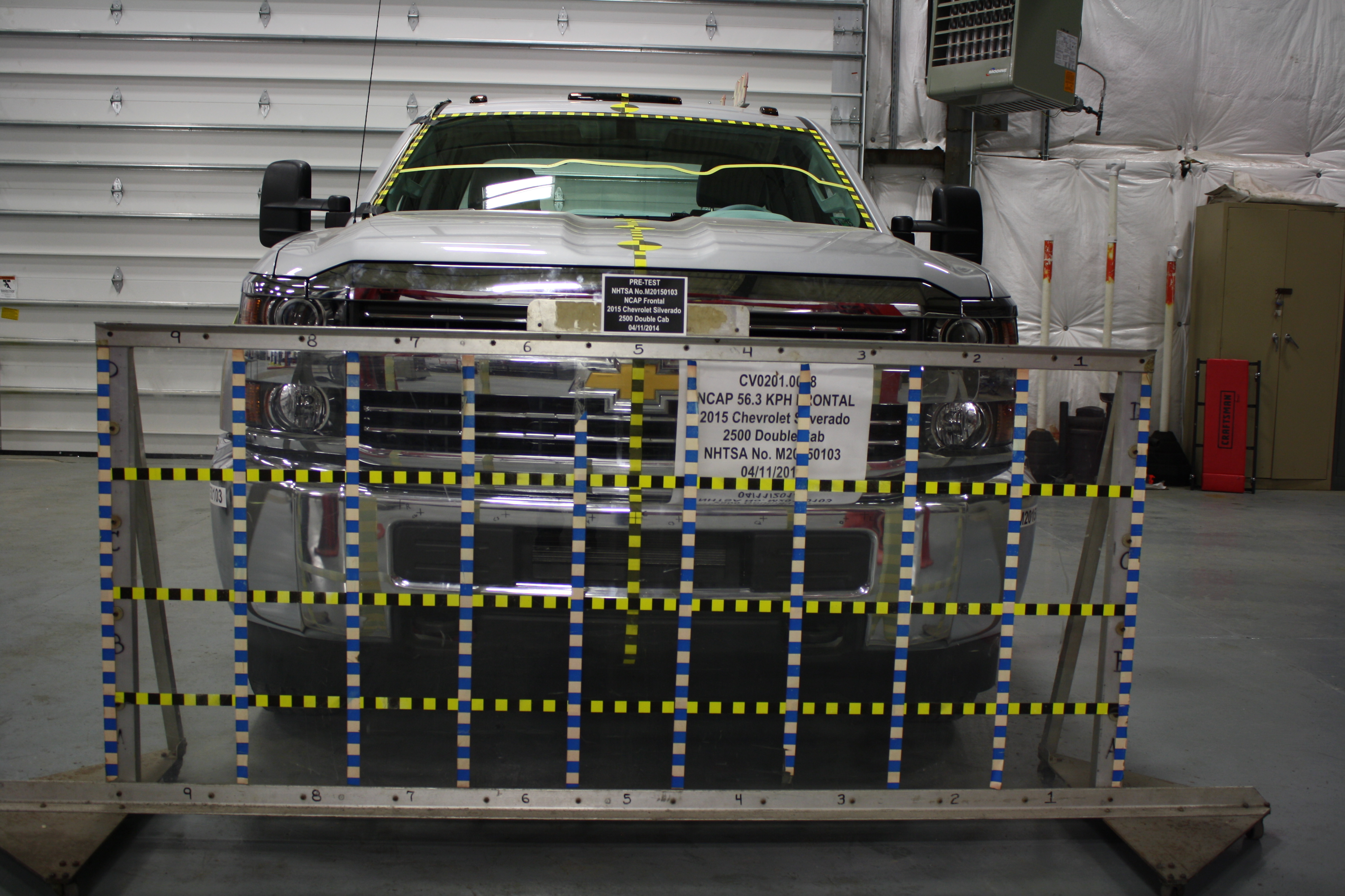 2015 CHEVROLET SILVERADO2500 crash-test photo