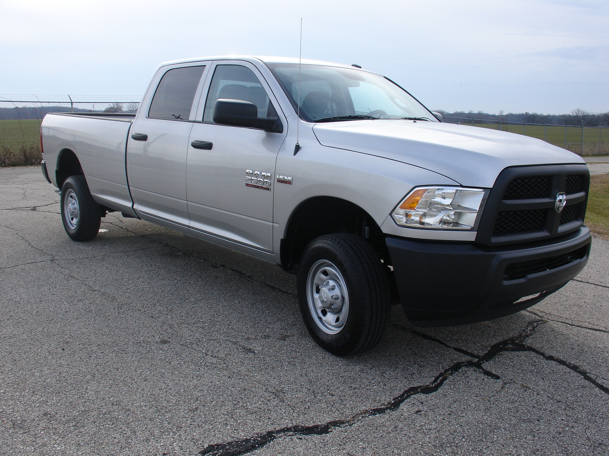 2014 RAM 2500 crash image