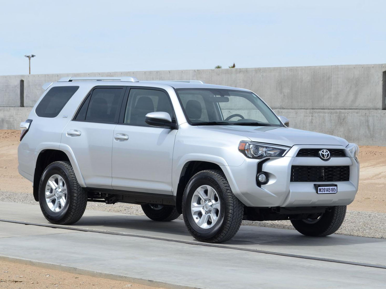 2014 TOYOTA 4RUNNER crash-test photo