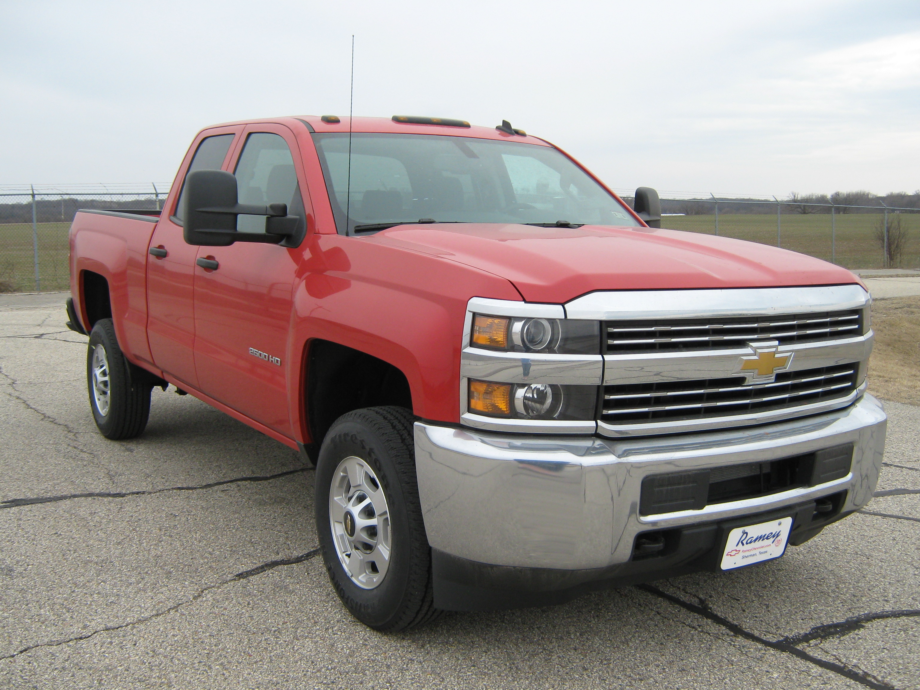 2015 CHEVROLET SILVERADO 2500 crash-test photo