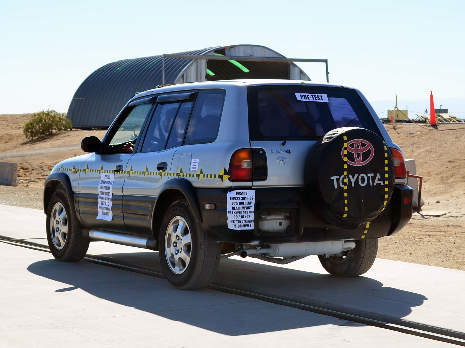 1997 TOYOTA RAV4 crash-test photo