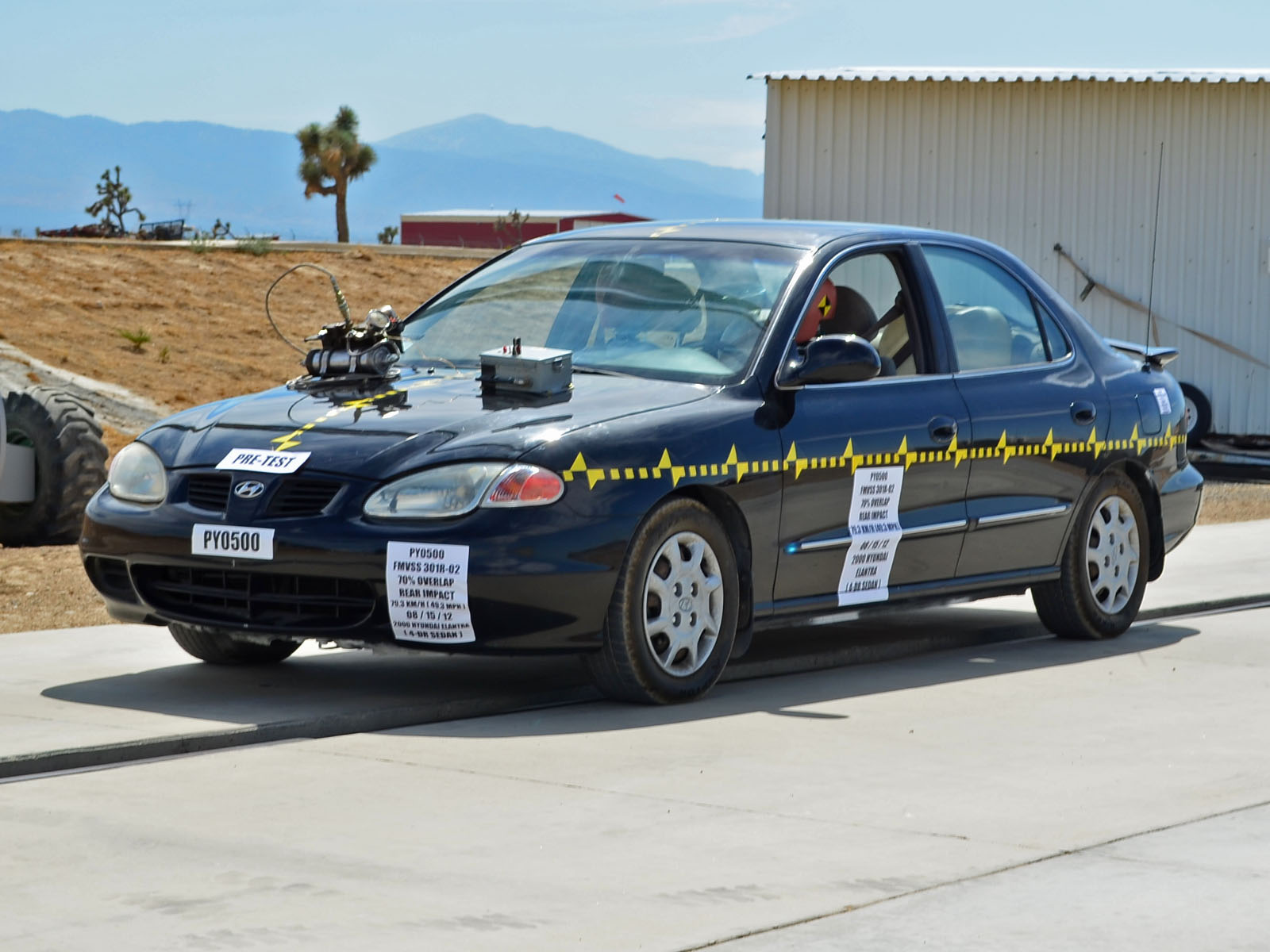 2000 HYUNDAI ELANTRA crash-test photo
