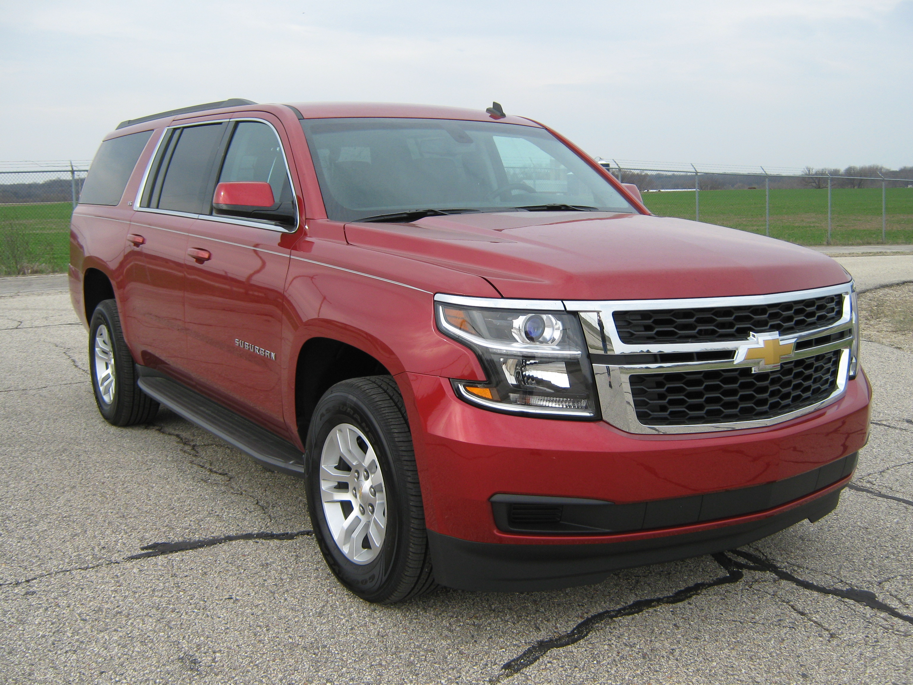 2015 CHEVROLET SUBURBAN crash image