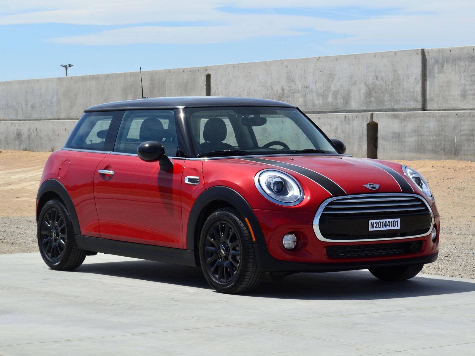 2014 MINI COOPER HARDTOP crash-test photo