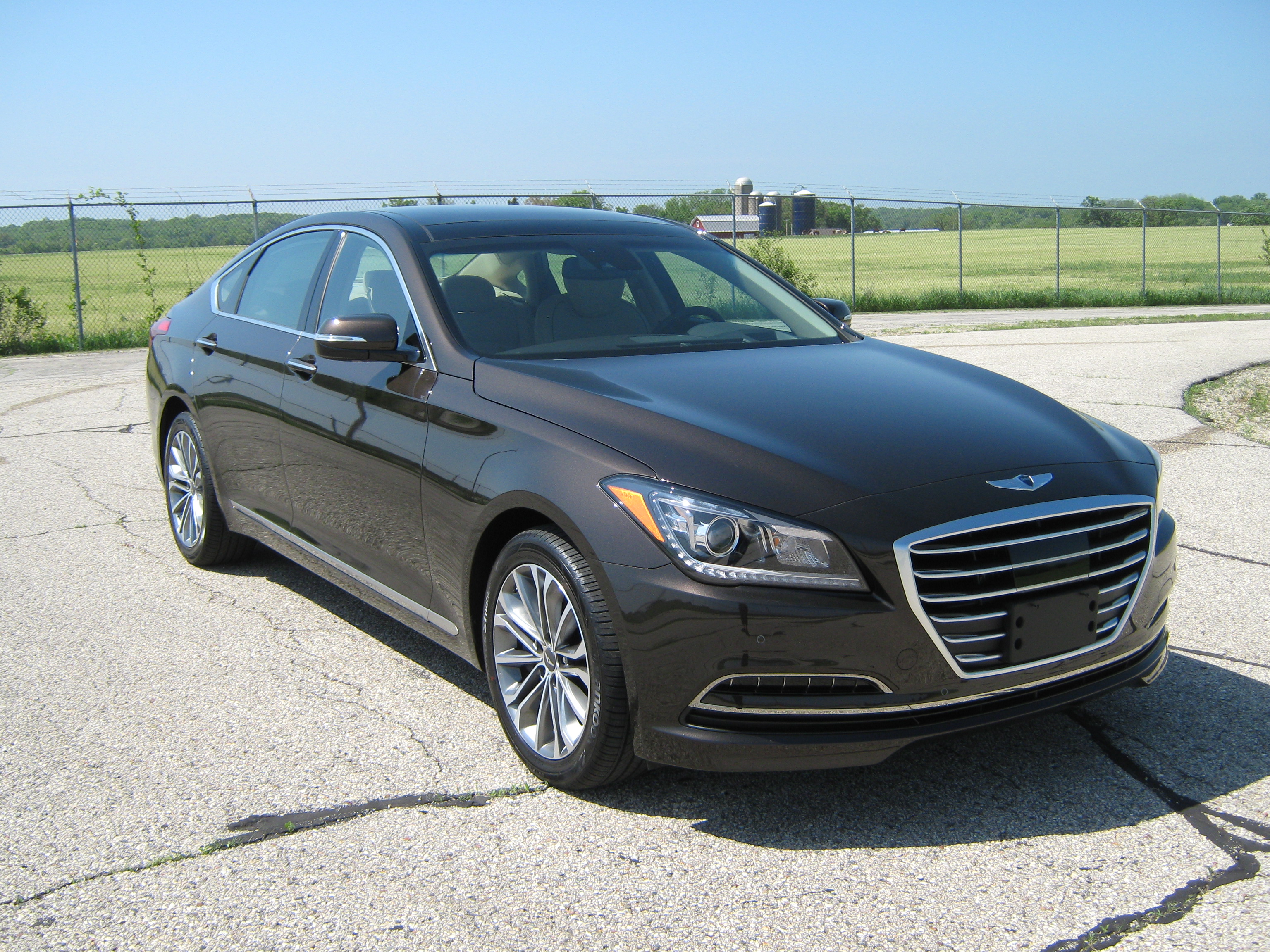 2015 HYUNDAI GENESIS crash-test photo
