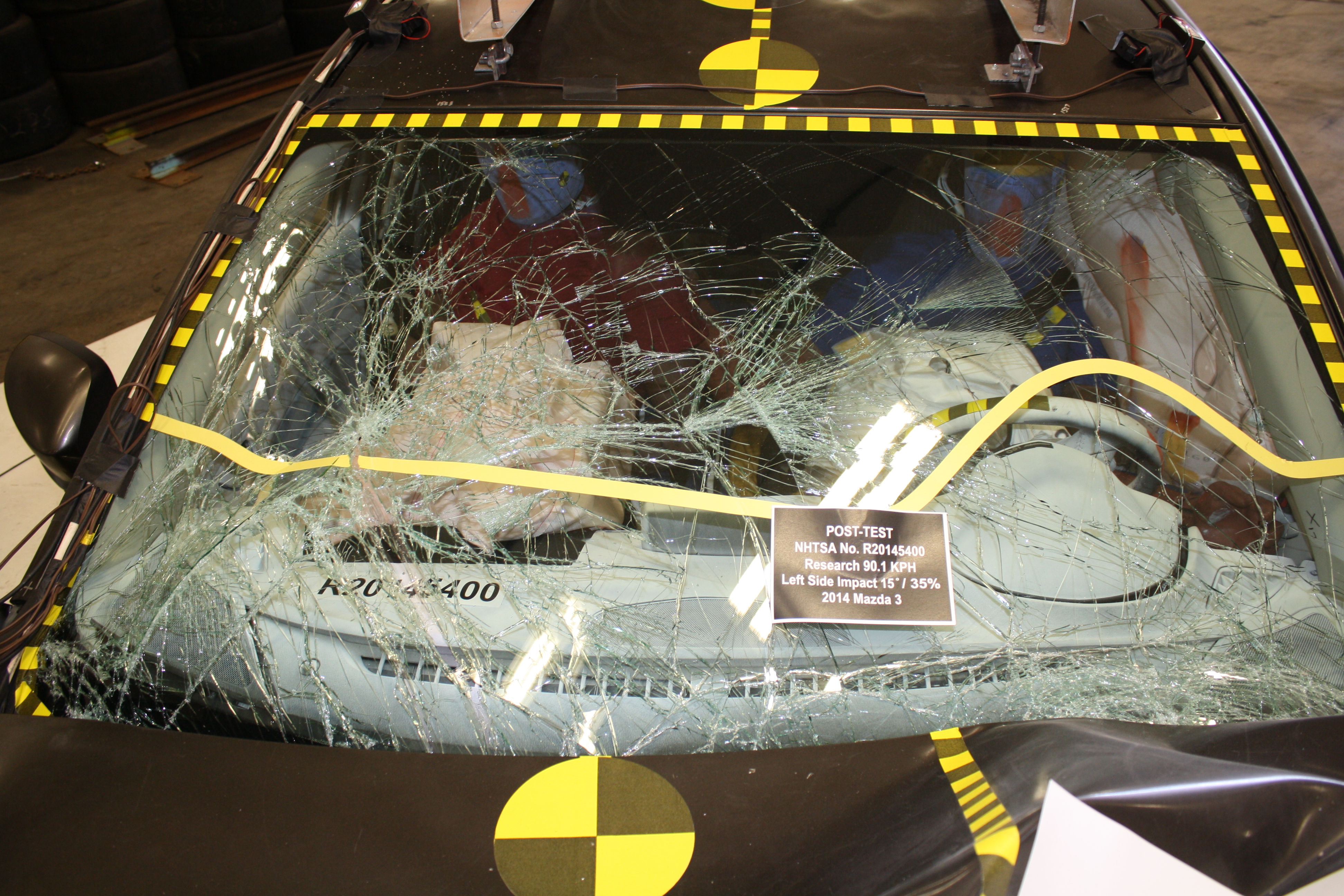 2014 MAZDA MAZDA3 crash-test photo