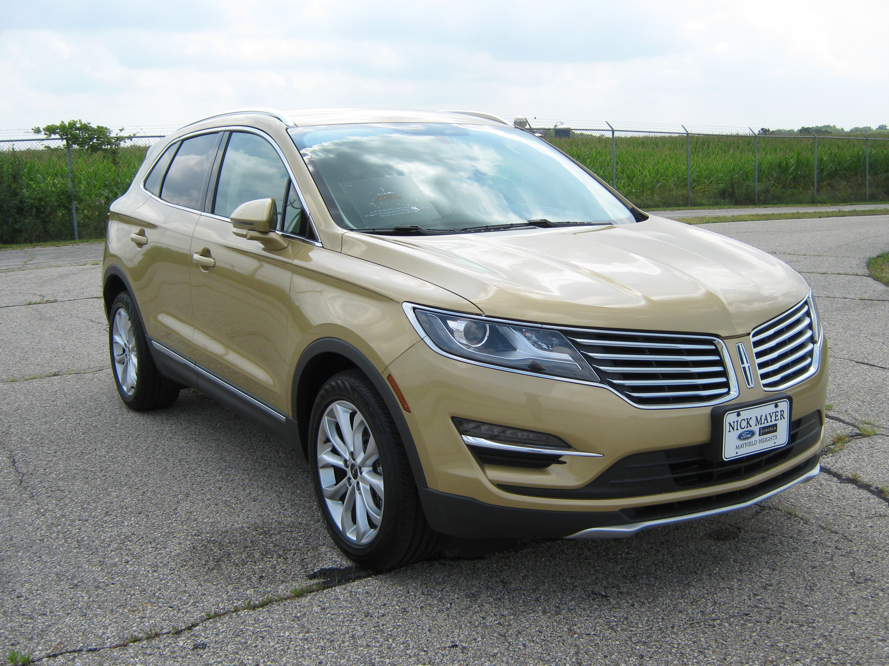 2015 LINCOLN MKC crash-test photo