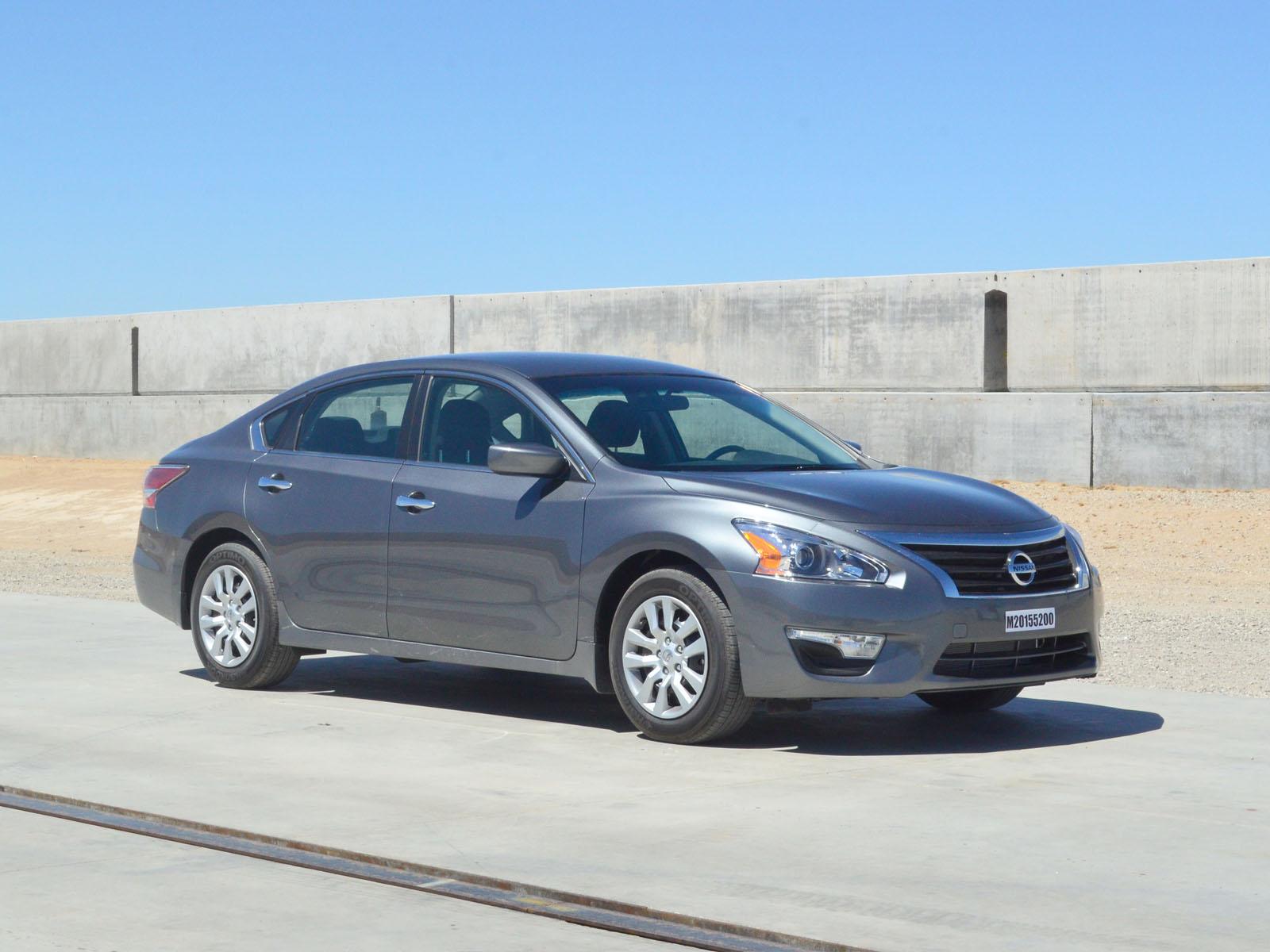2015 NISSAN ALTIMA crash-test photo