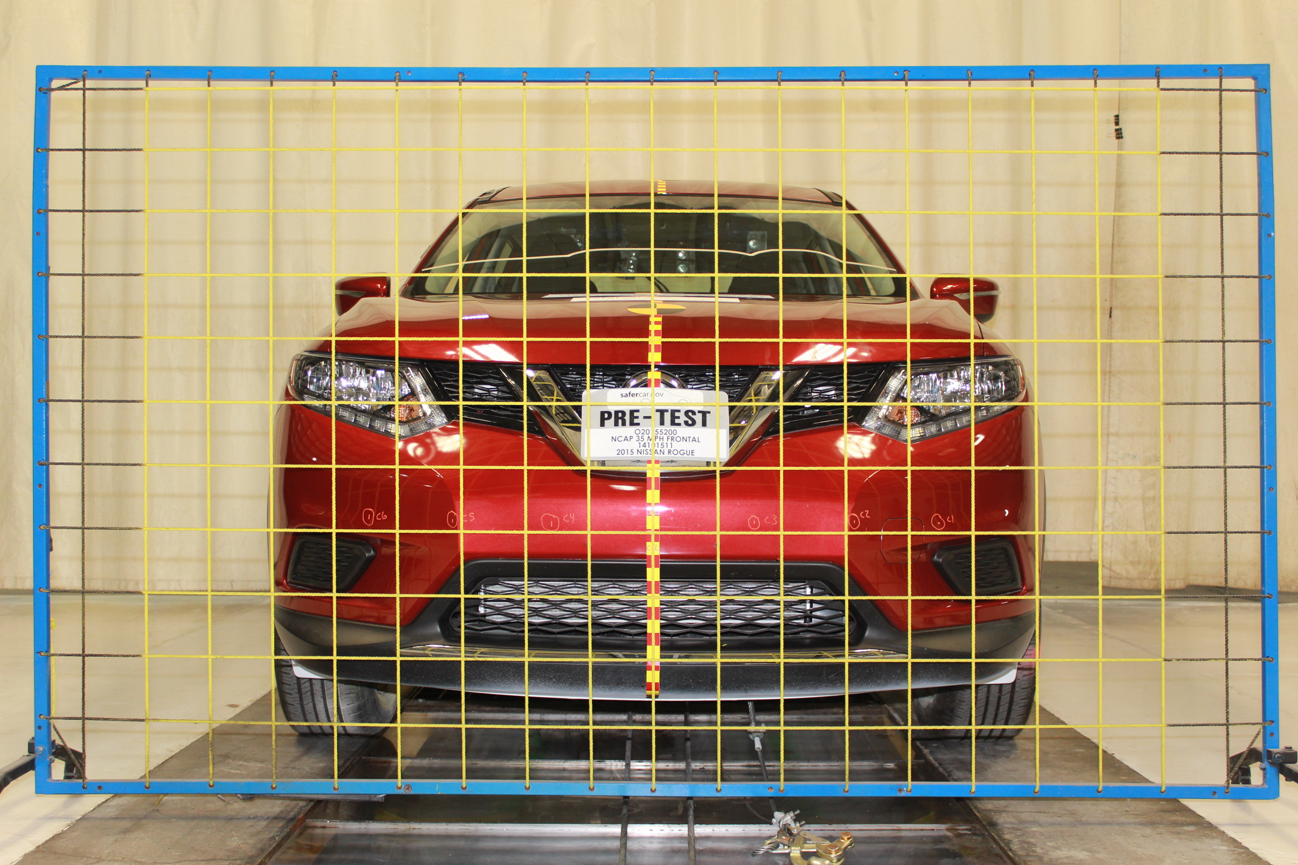 2015 NISSAN ROGUE crash-test photo