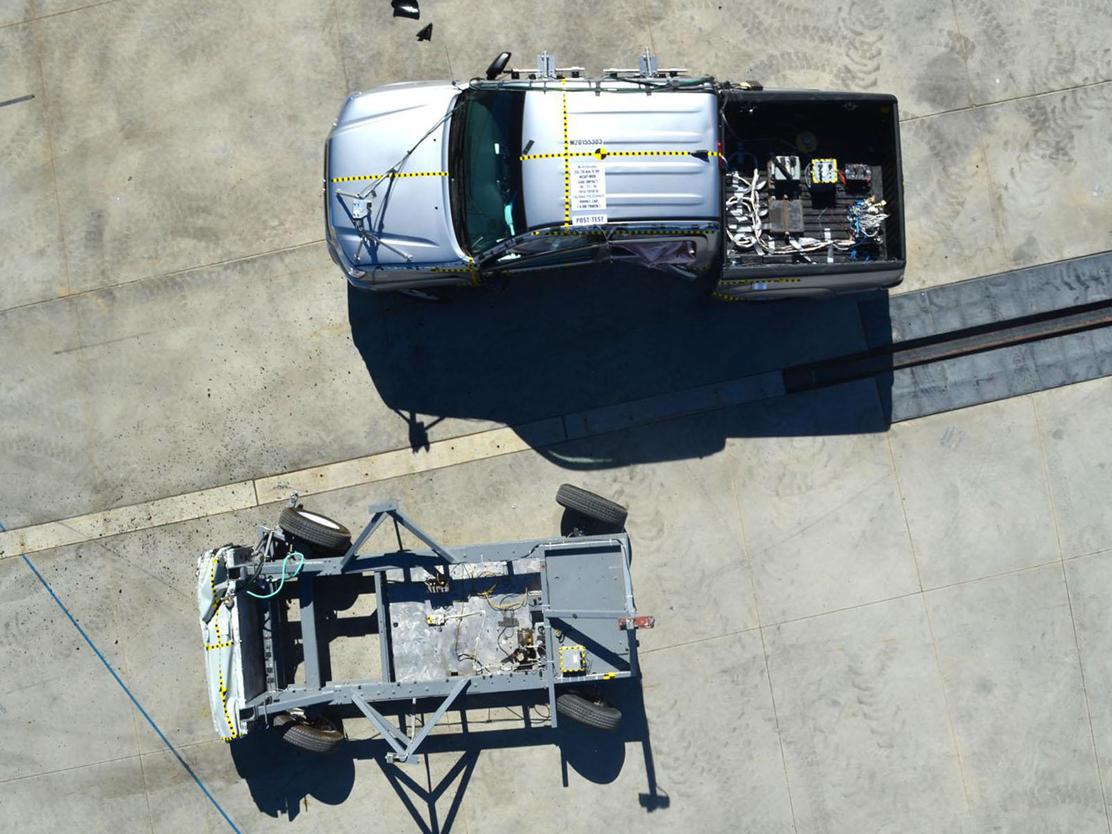2015 TOYOTA TACOMA crash image 16