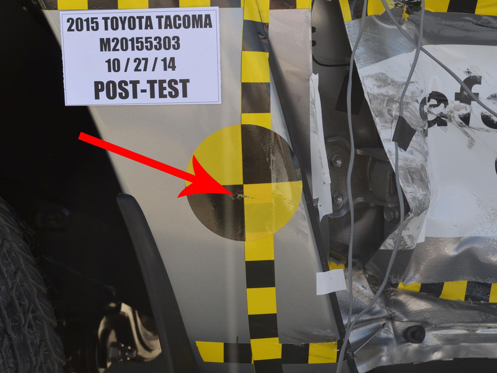 2015 TOYOTA TACOMA crash image 20