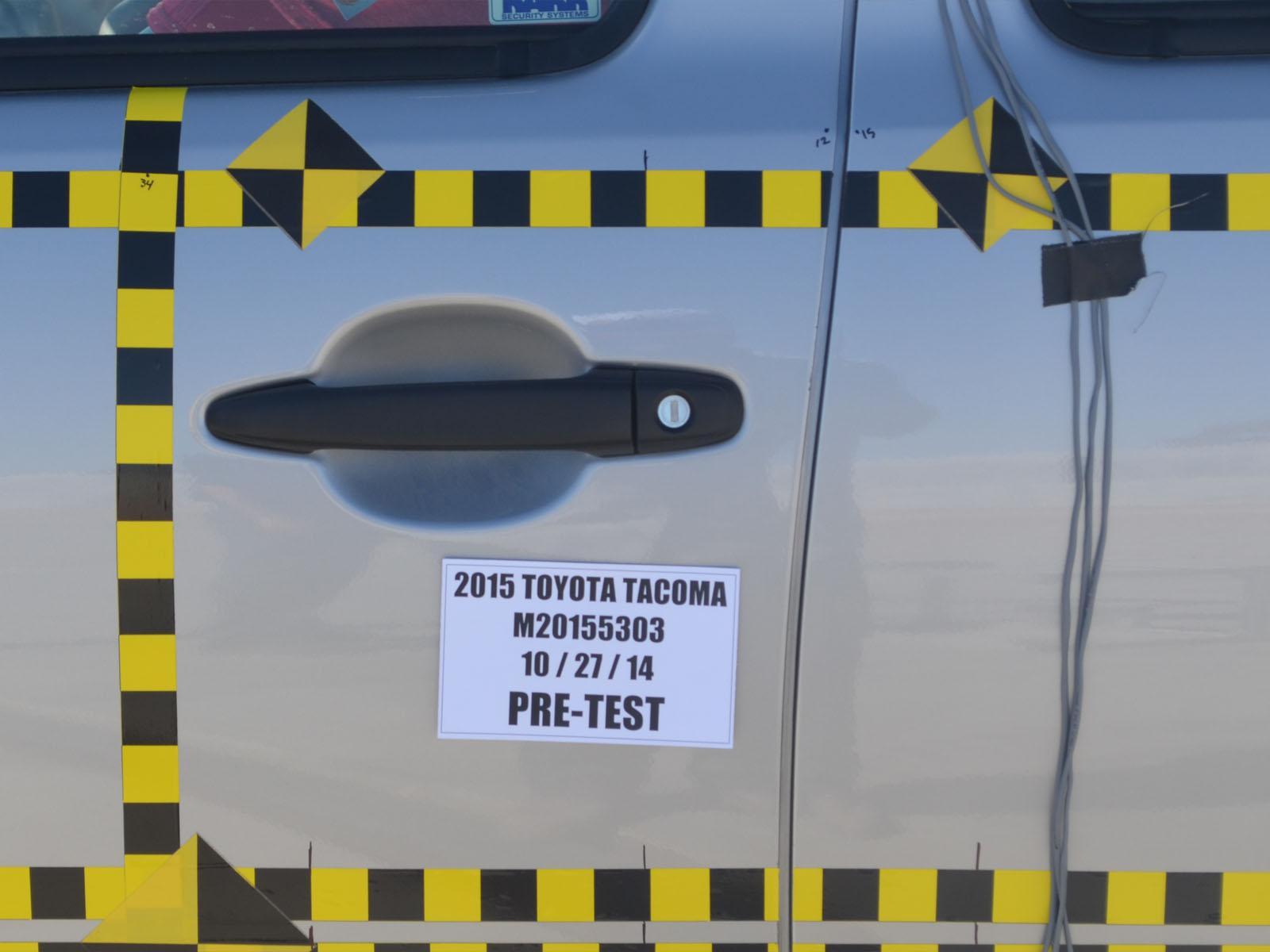 2015 TOYOTA TACOMA crash image 21