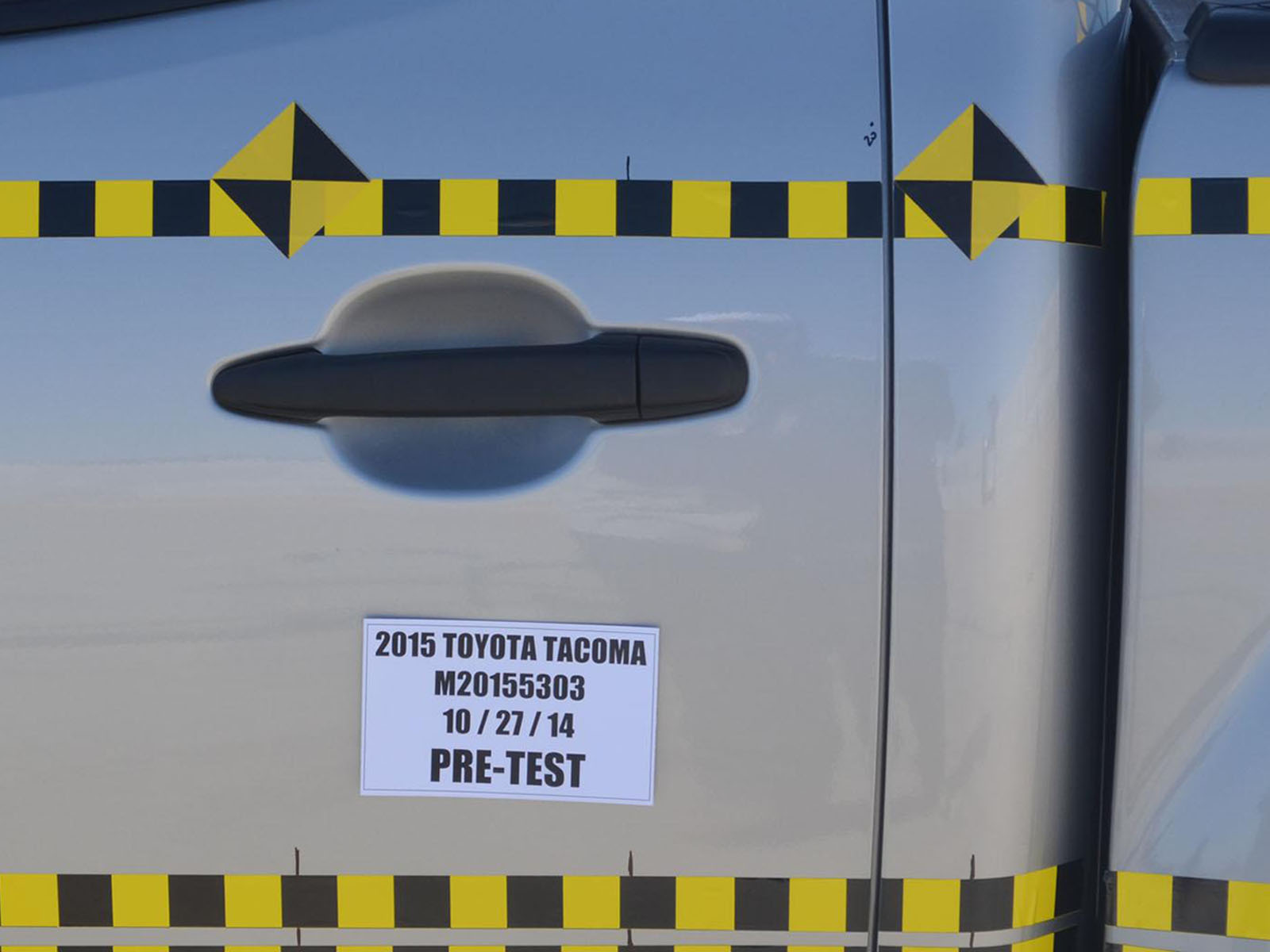 2015 TOYOTA TACOMA crash image 23