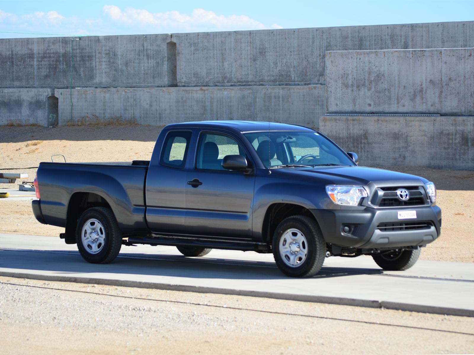 2015 TOYOTA TACOMA crash-test photo