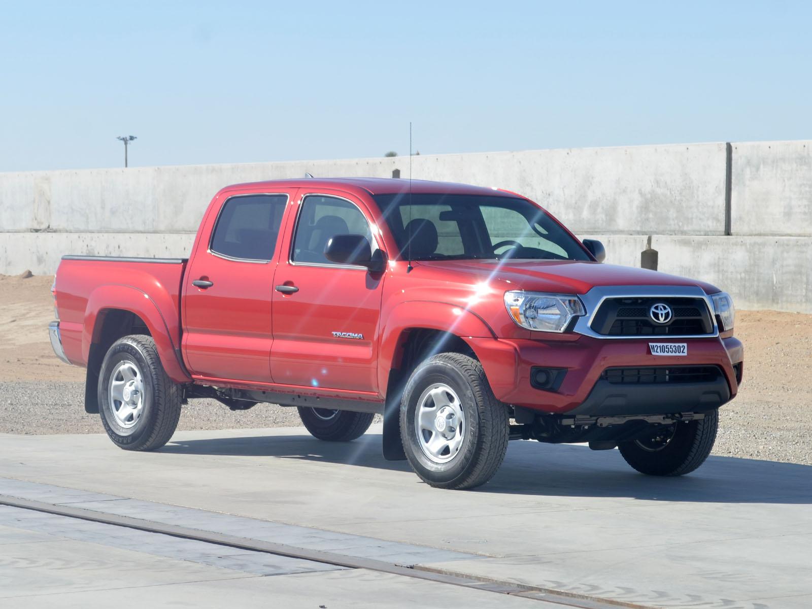2015 TOYOTA TACOMA crash-test photo