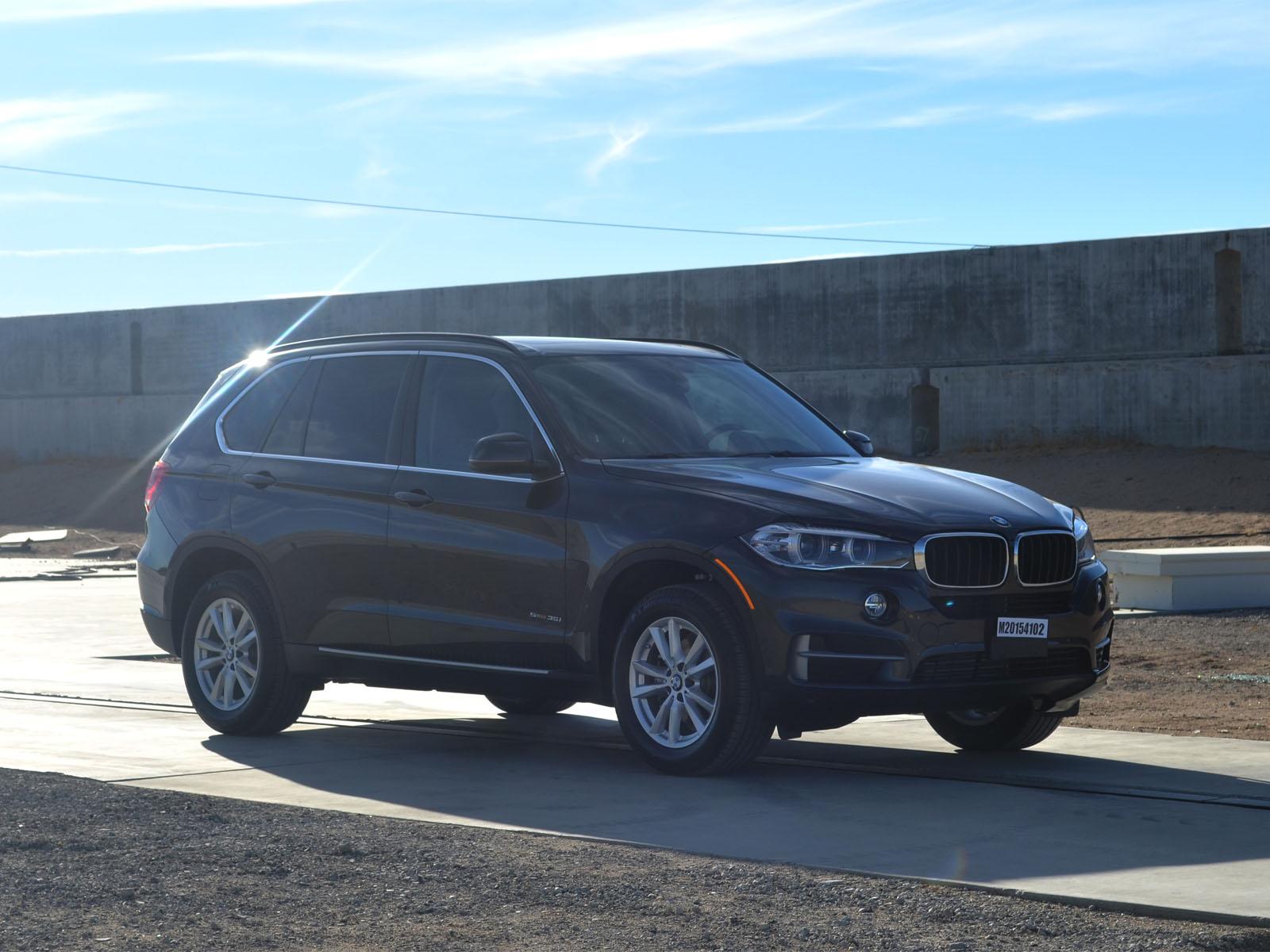 2015 BMW X5 crash image