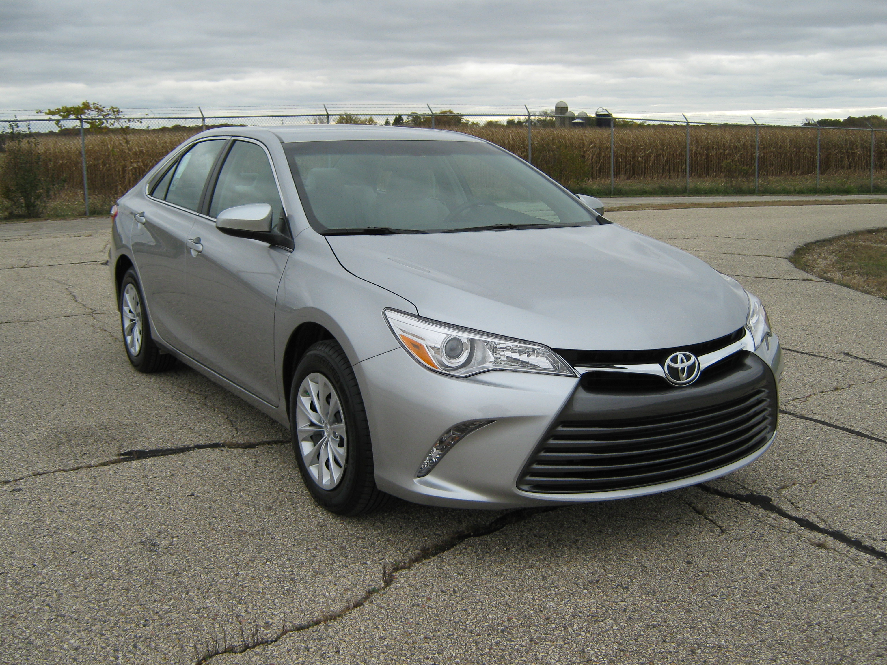 2015 TOYOTA CAMRY crash-test photo