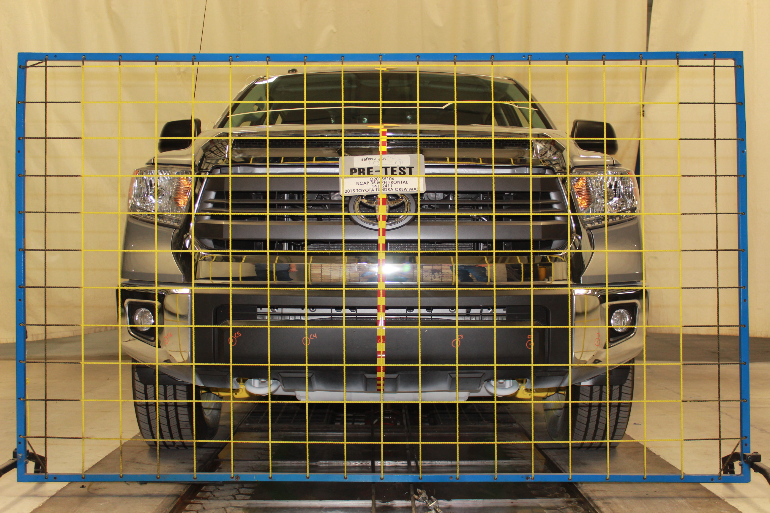 2015 TOYOTA TUNDRA crash-test photo