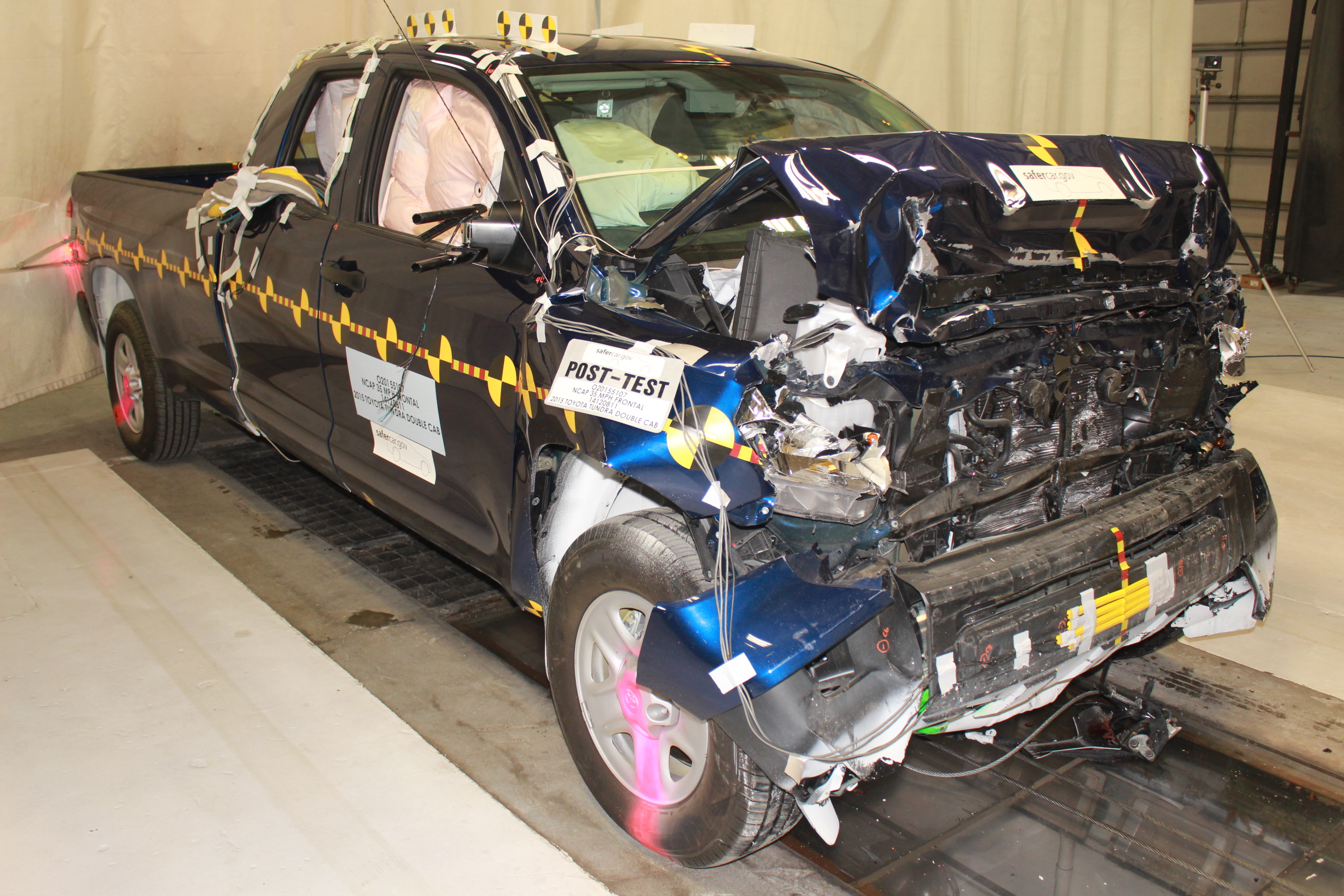 2015 TOYOTA TUNDRA crash image 15