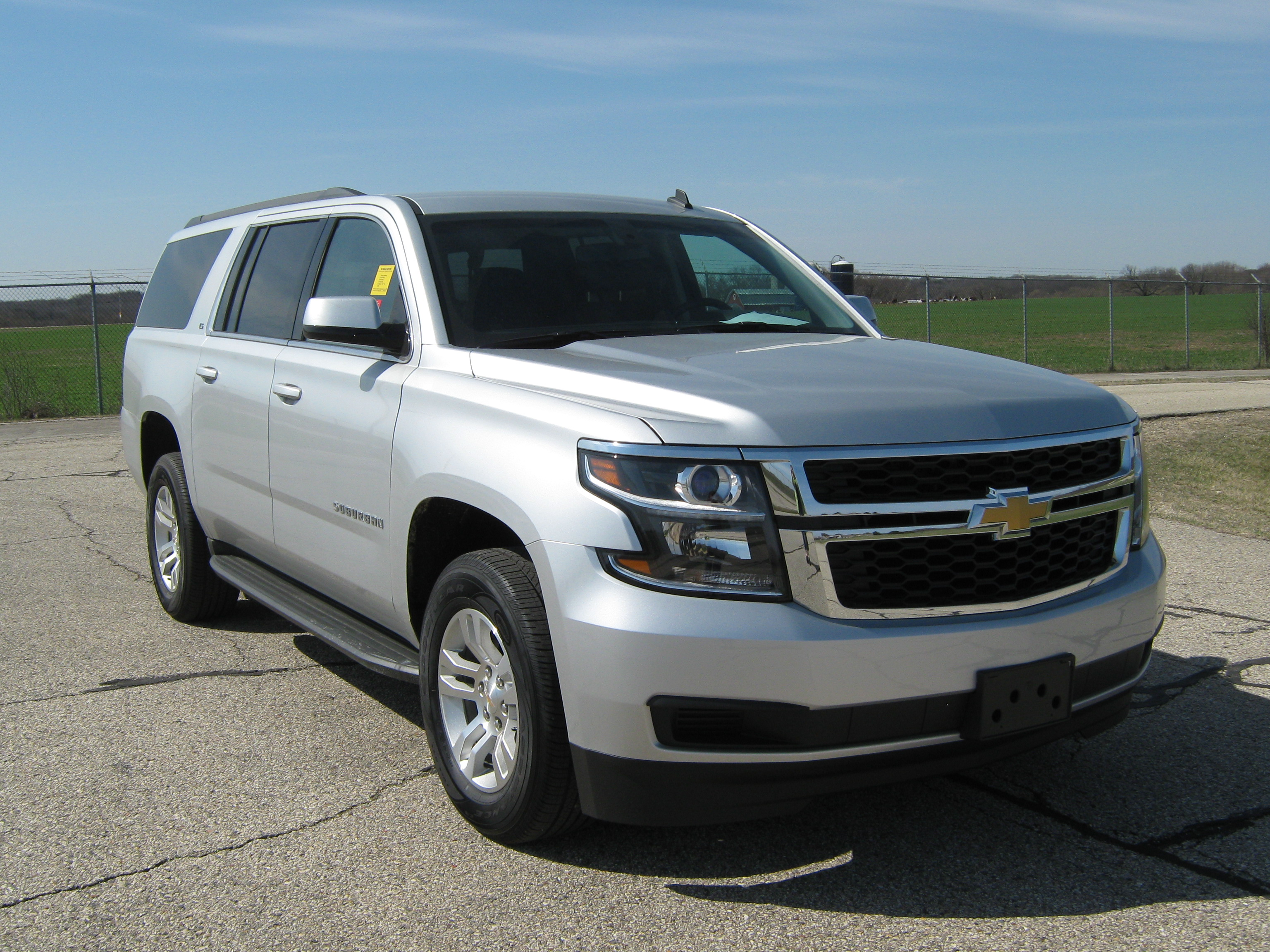2015 CHEVROLET SUBURBAN crash image