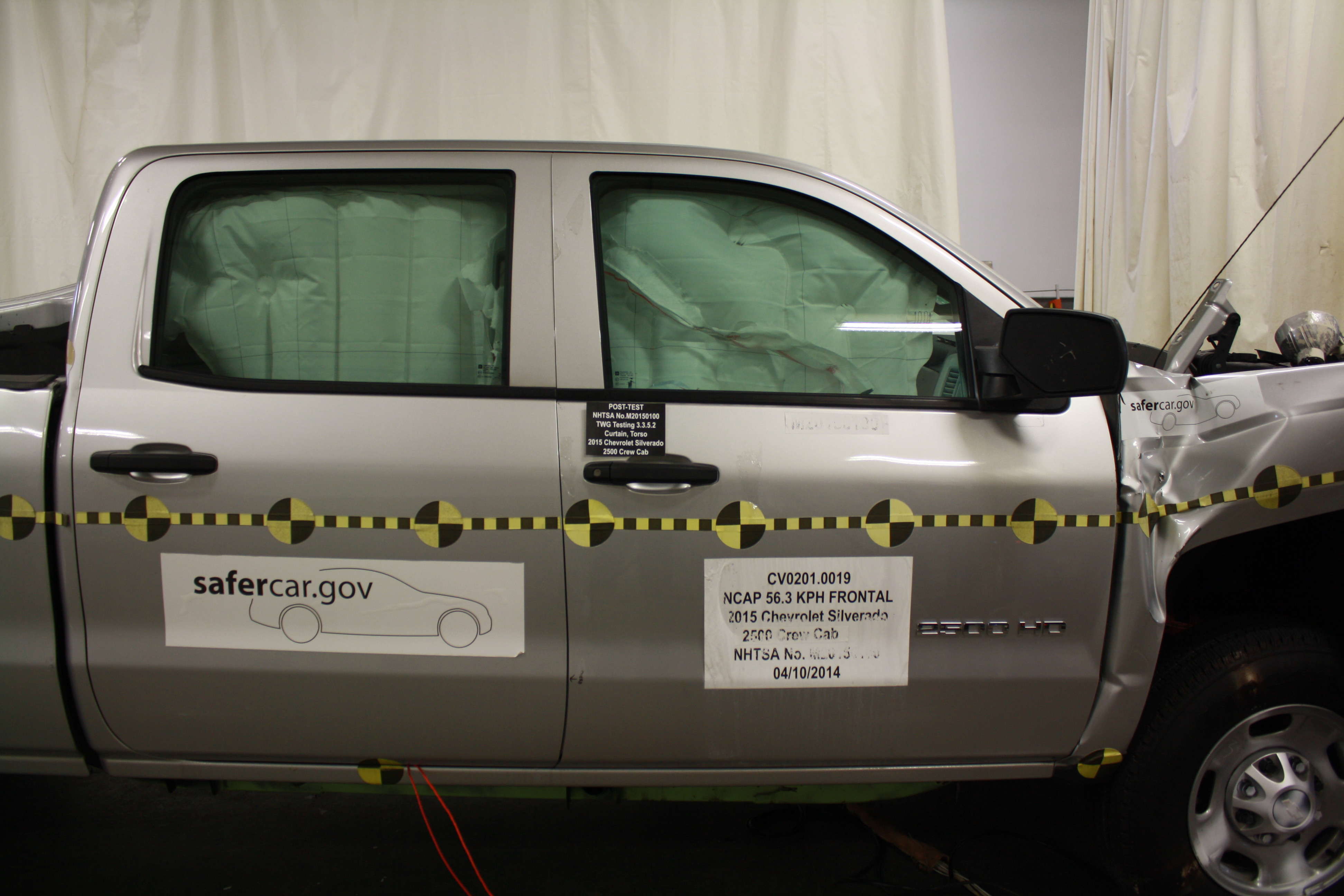 2015 CHEVROLET SILVERADO2500 crash-test photo
