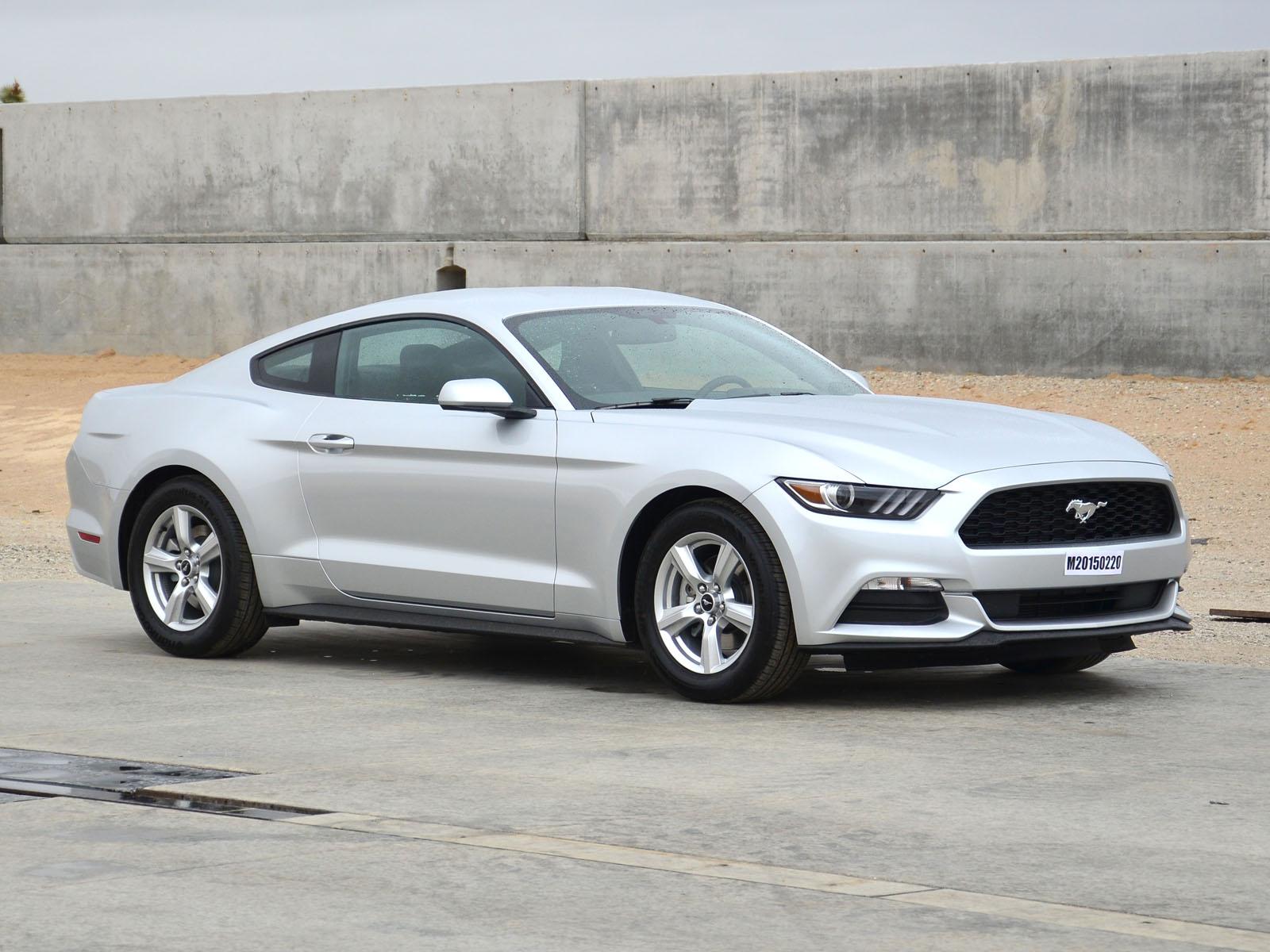 2015 FORD MUSTANG crash-test photo