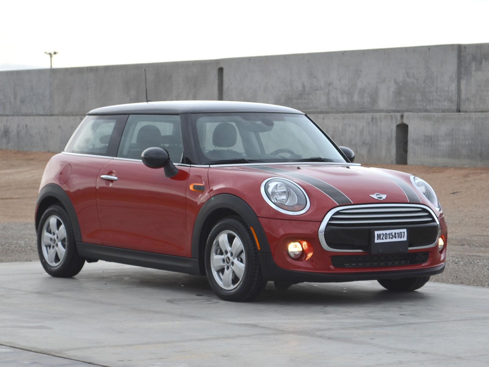 2015 MINI COOPER HARDTOP crash-test photo
