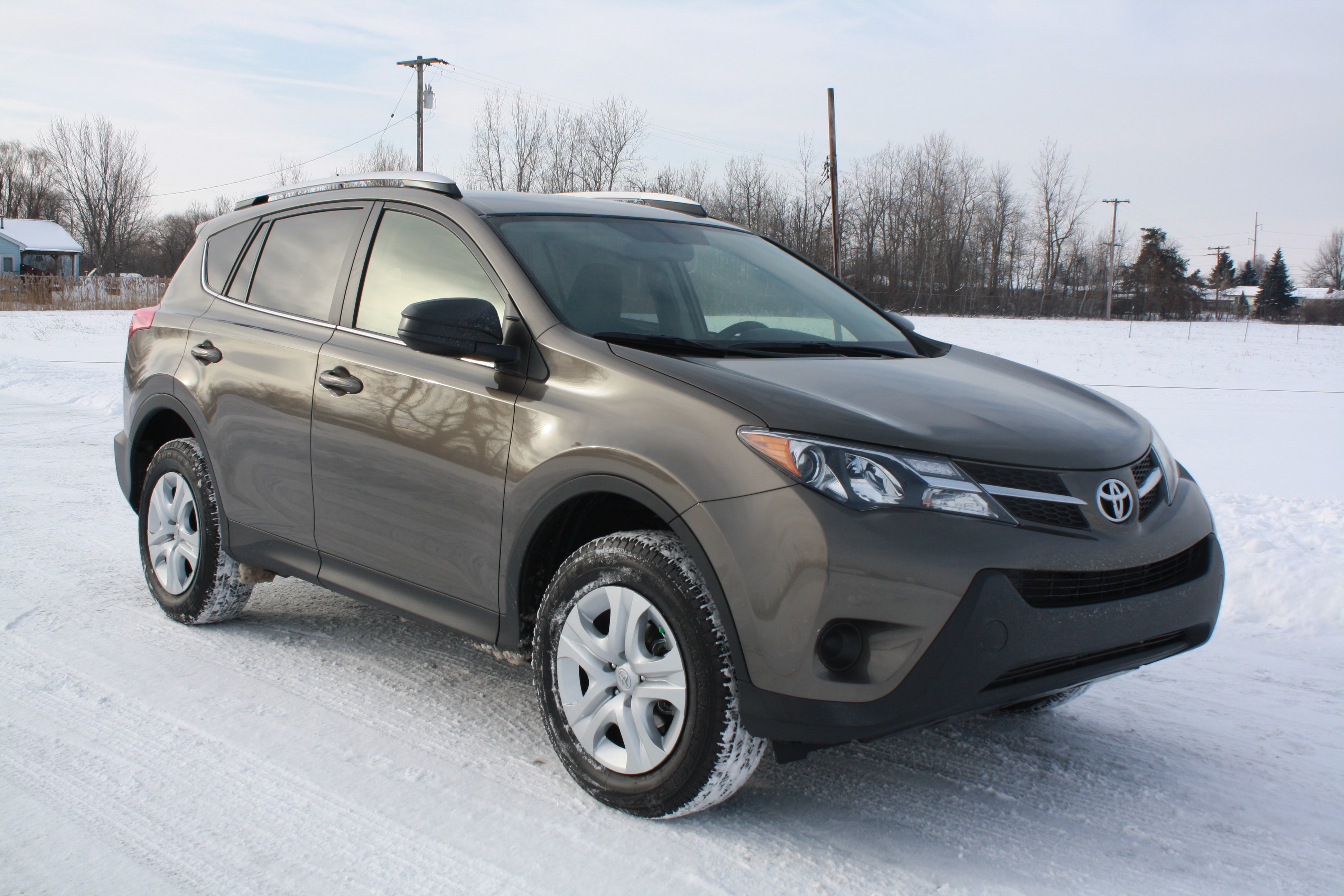 2015 TOYOTA RAV4 crash-test photo