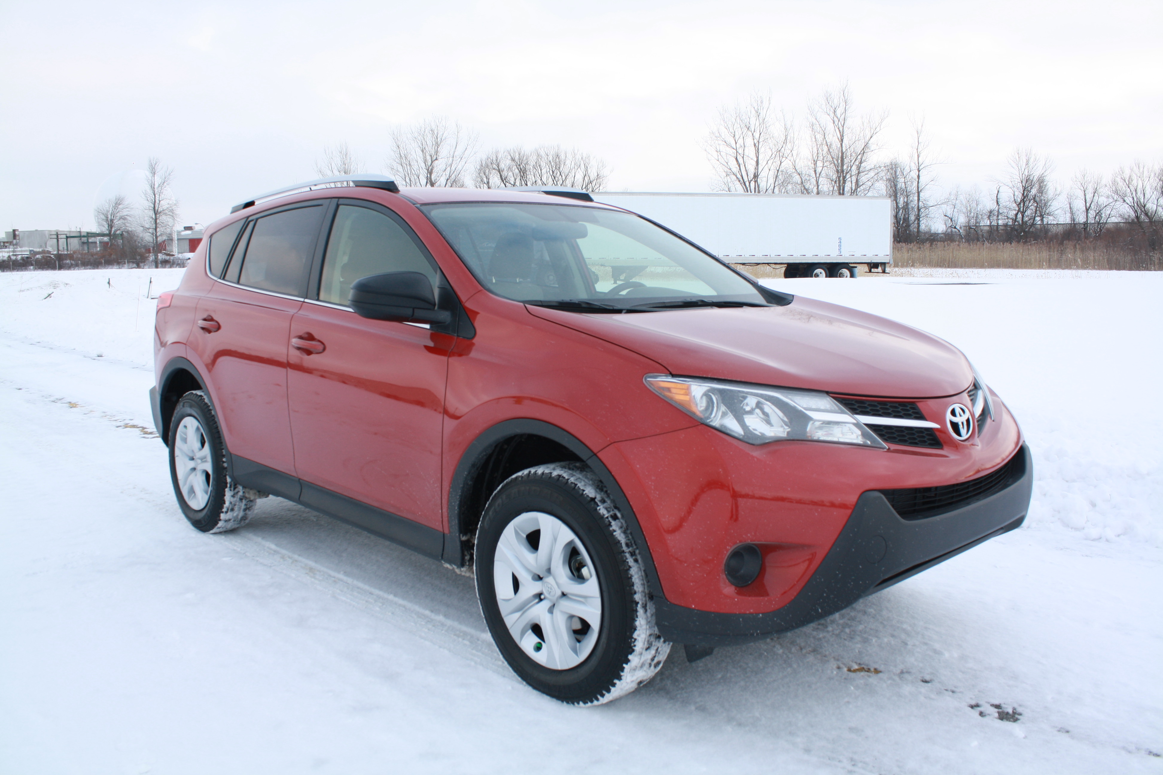 2015 TOYOTA RAV4 crash-test photo