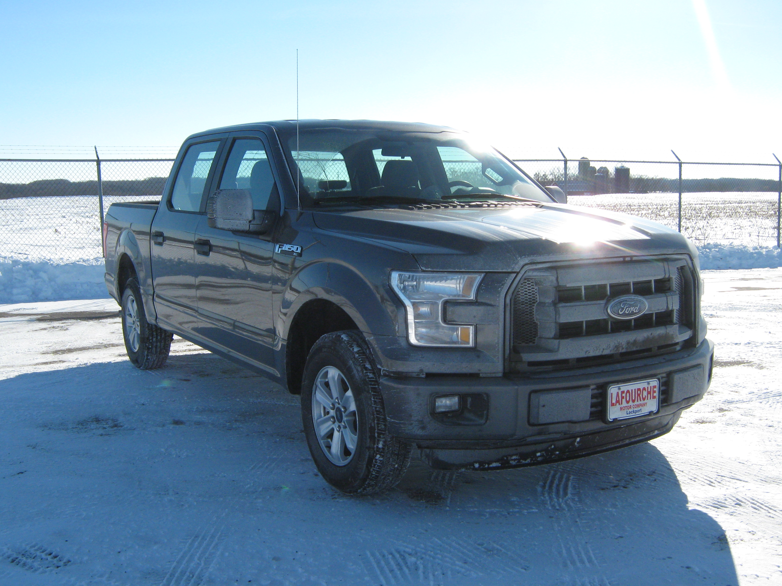 2015 FORD F150 SUPERCREW crash-test photo