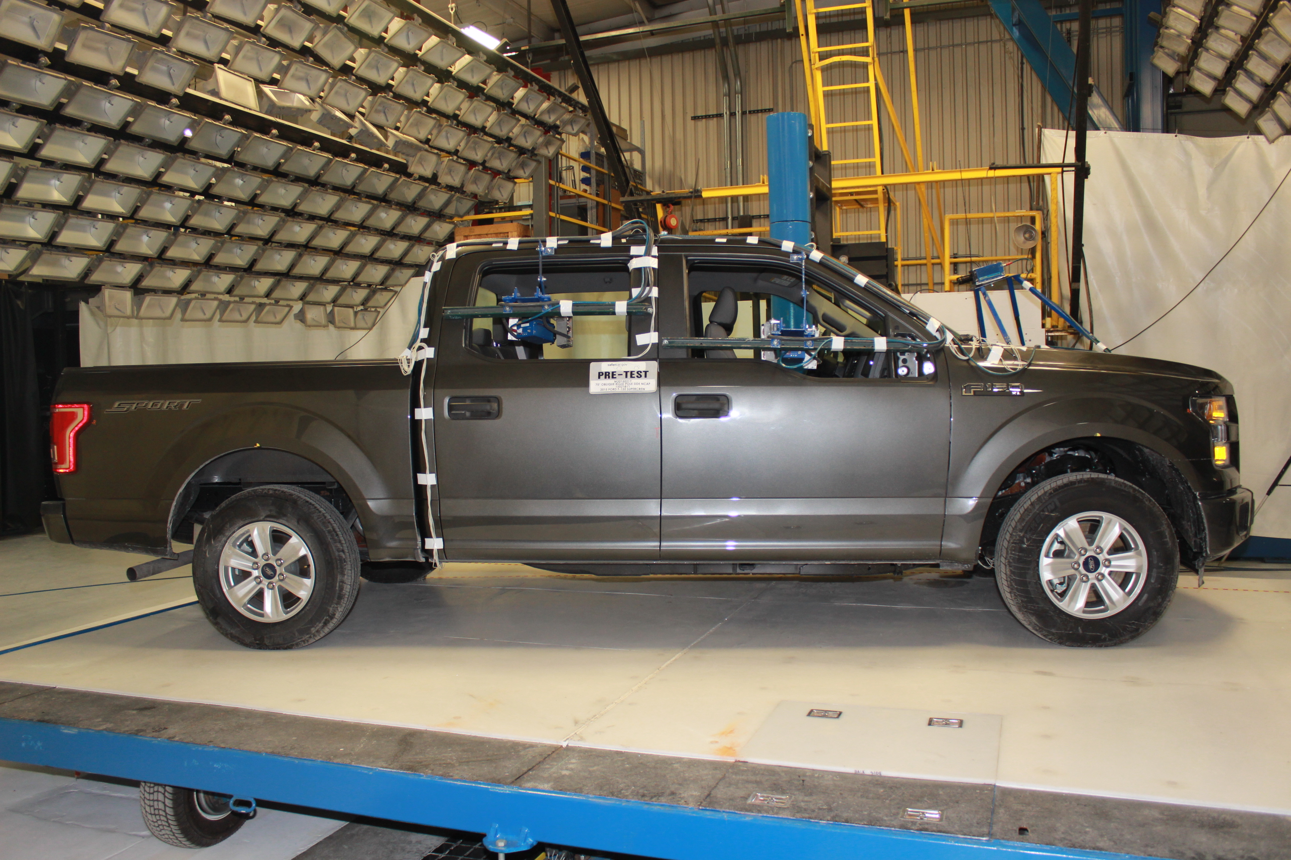 2015 FORD F150 SUPERCREW crash image 13