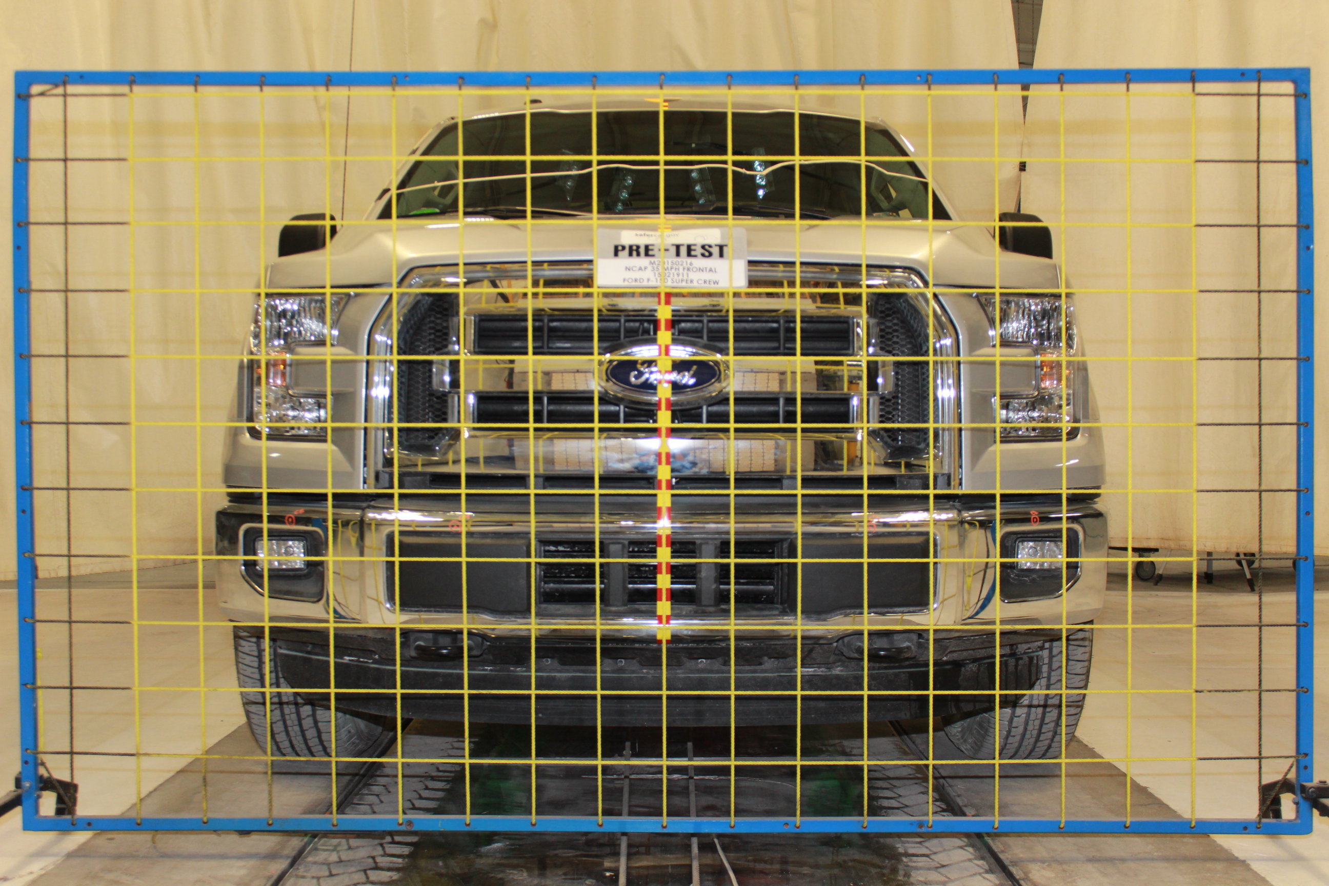 2015 FORD F150 SUPERCREW crash-test photo