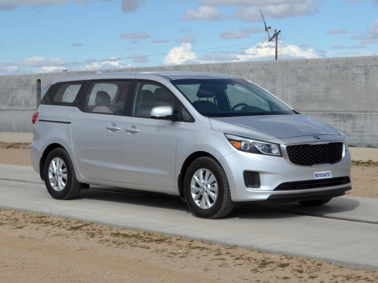 2015 KIA SEDONA crash-test photo