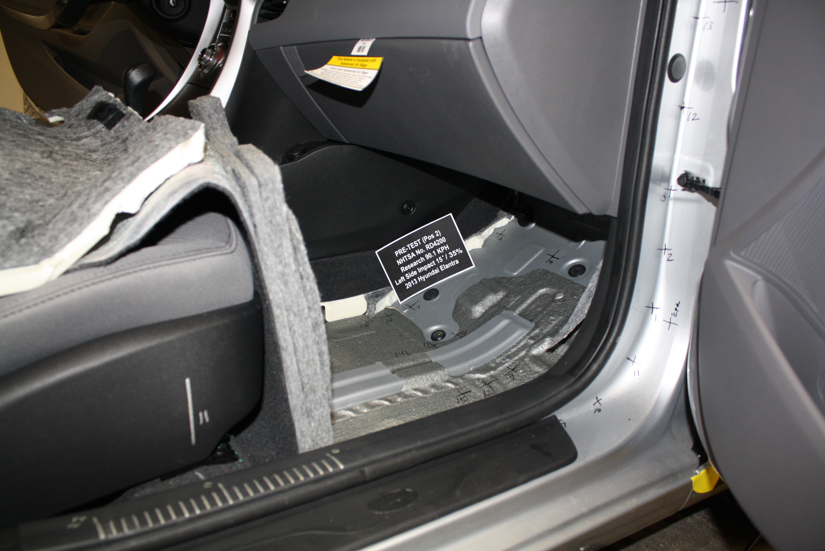 2013 HYUNDAI ELANTRA crash image 16