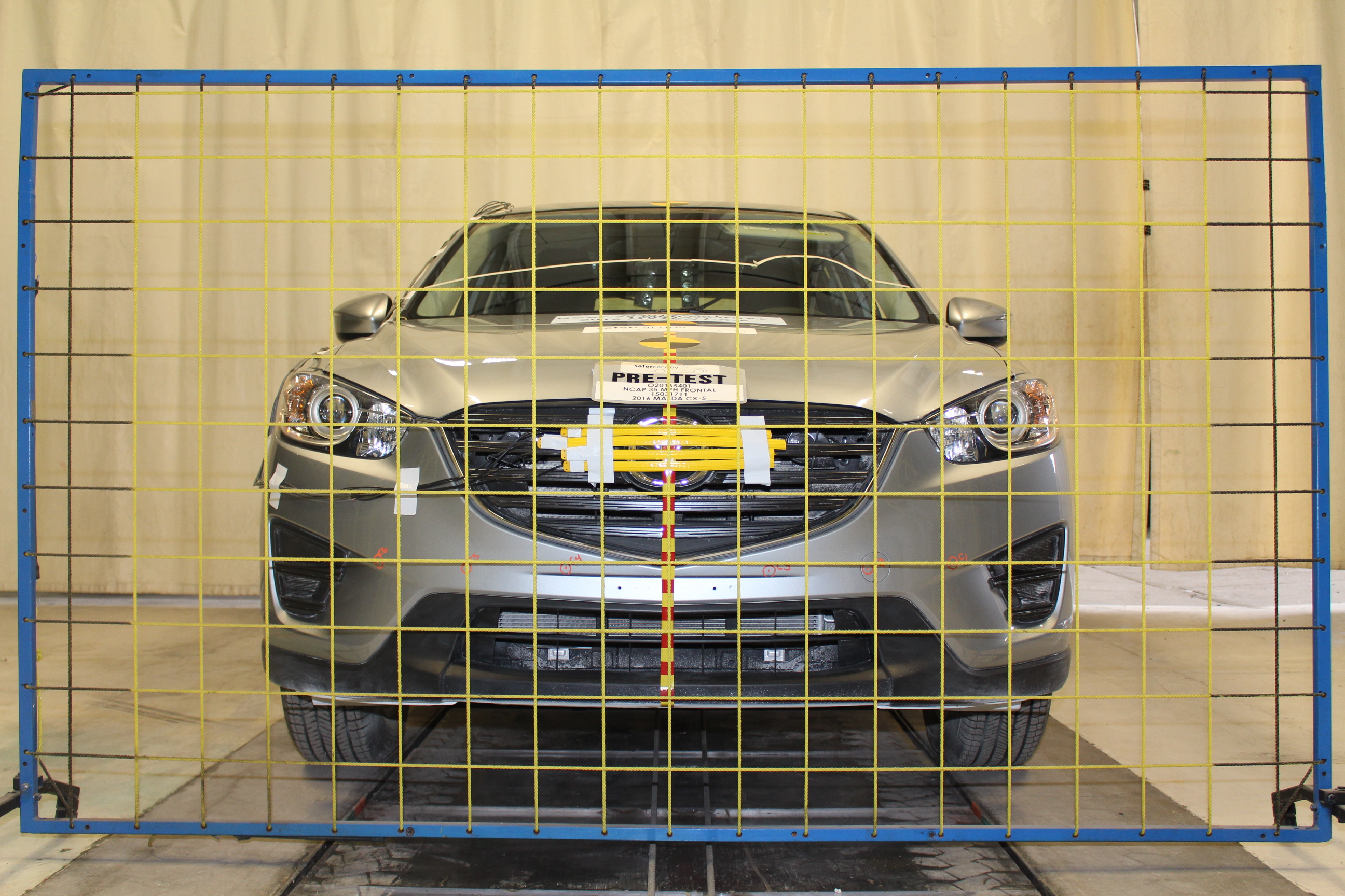 2016 MAZDA CX-5 crash-test photo