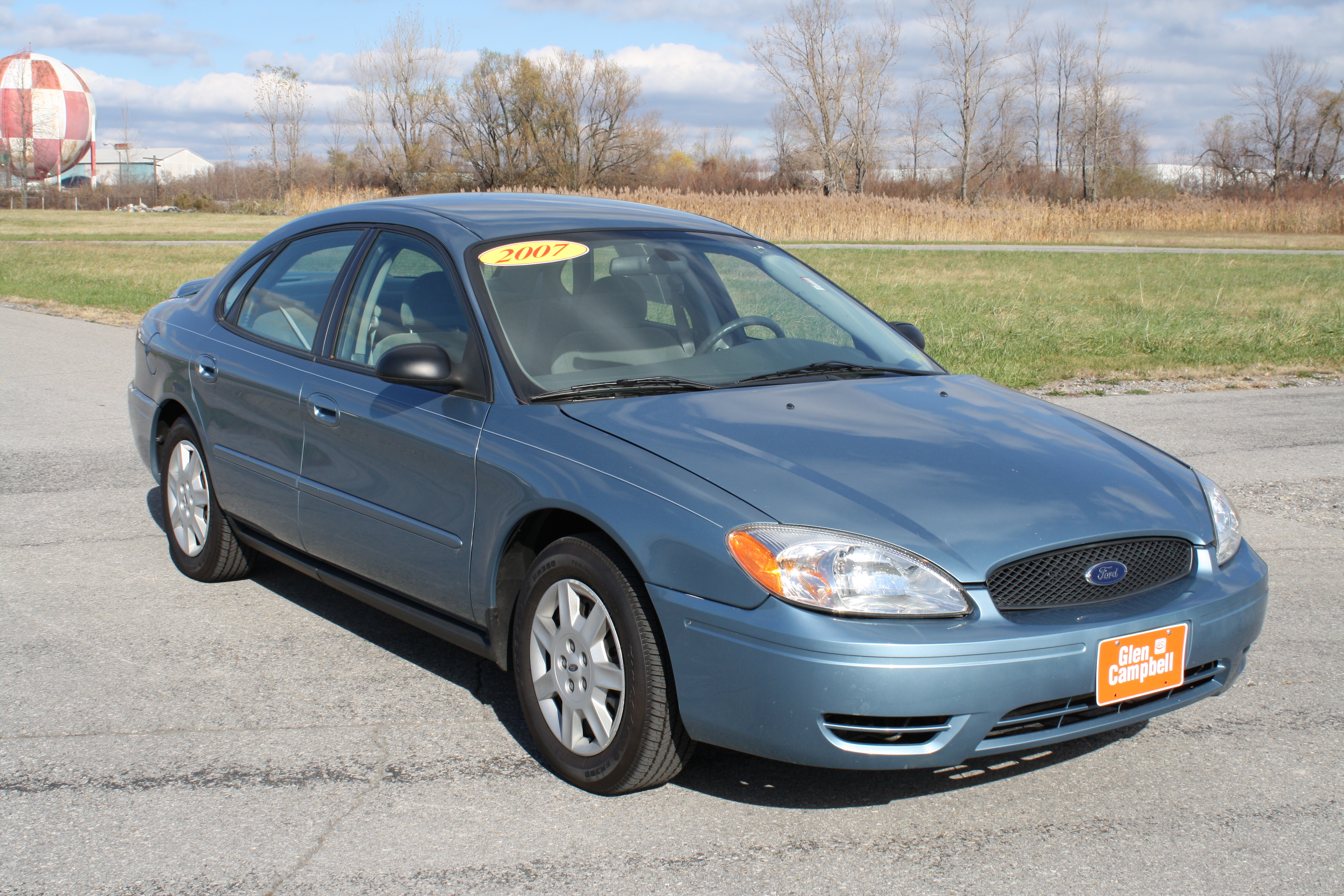 2007 FORD TAURUS crash-test photo