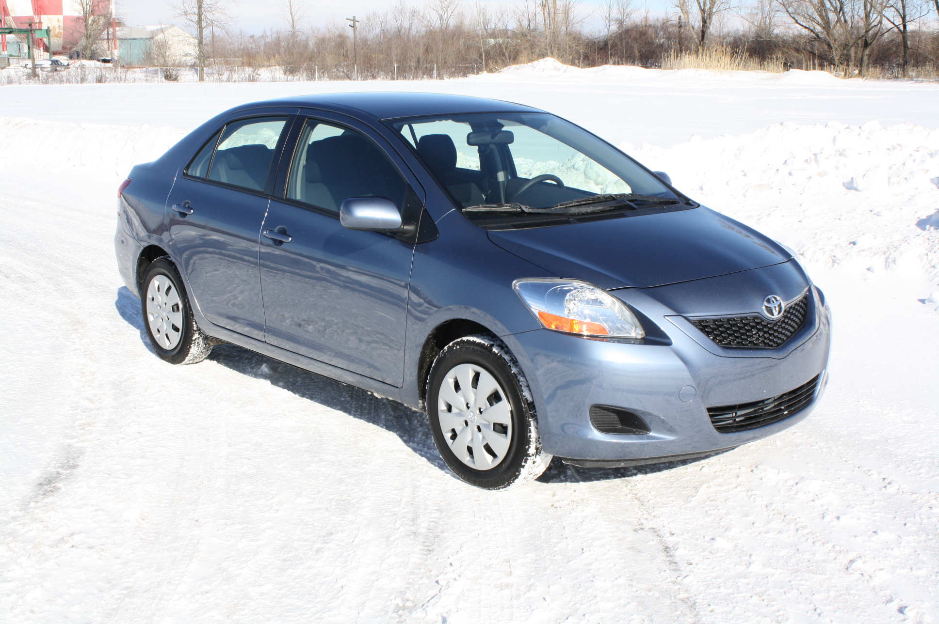 2010 TOYOTA YARIS crash-test photo
