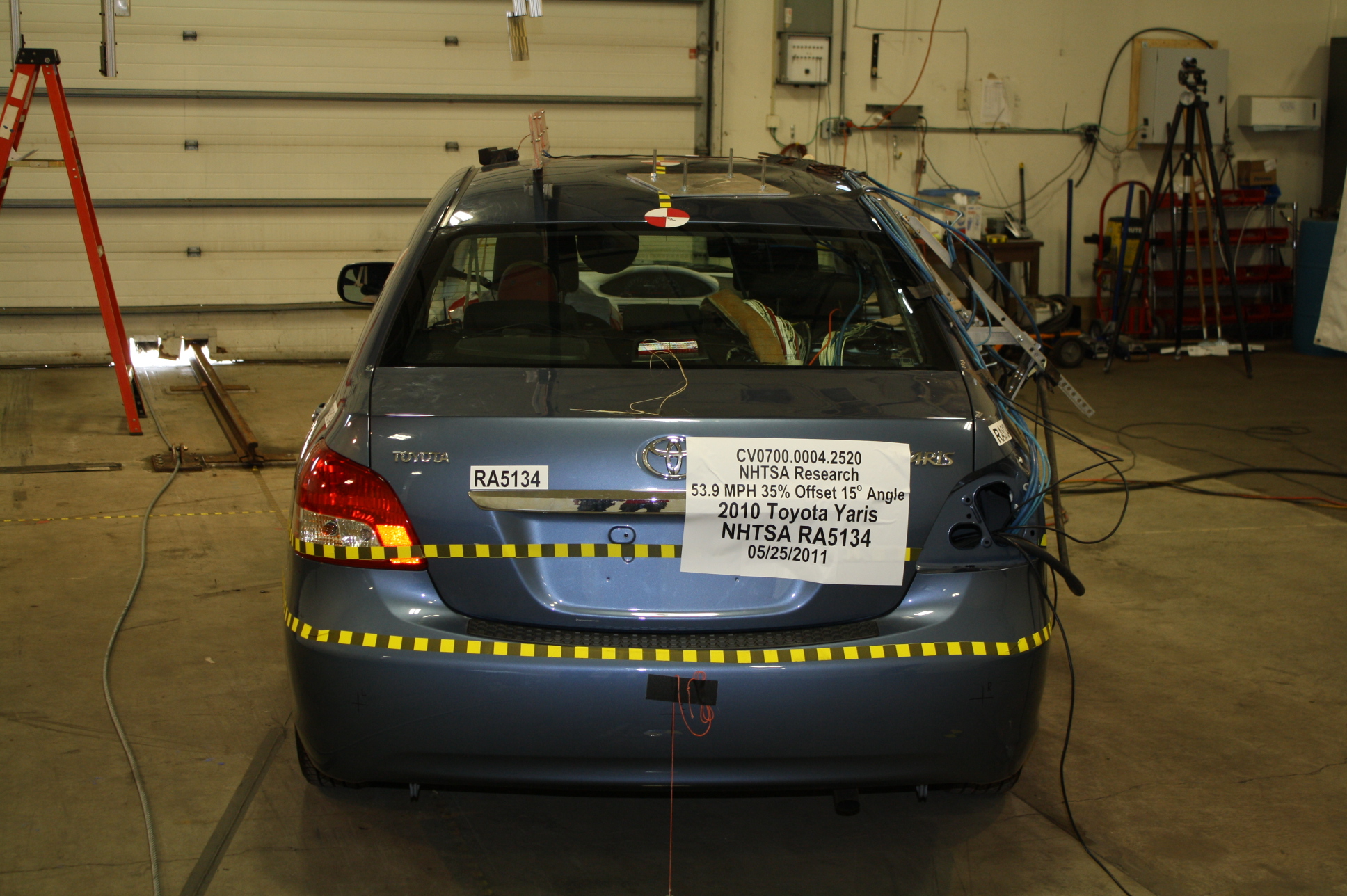 2010 TOYOTA YARIS crash image 13