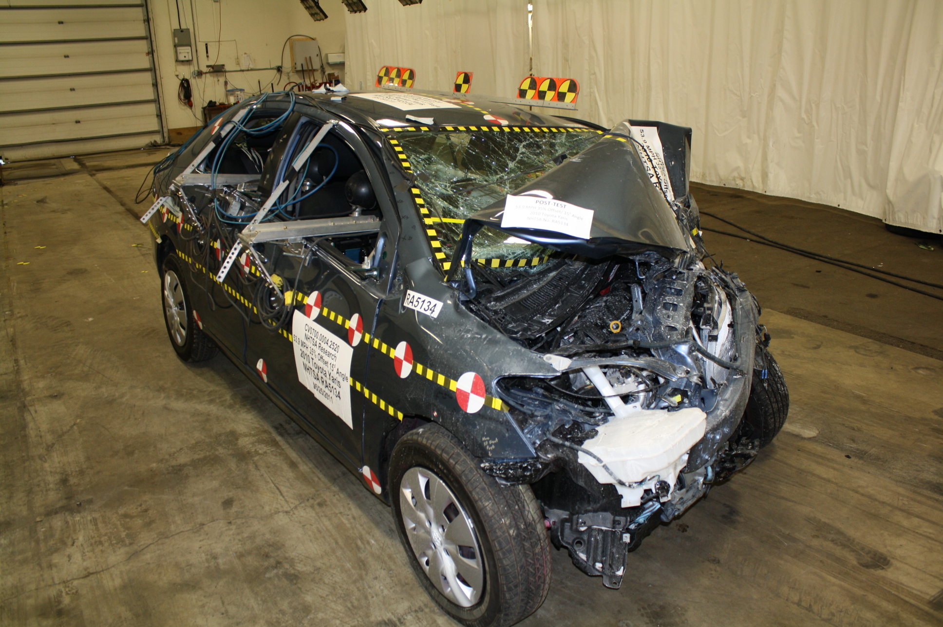 2010 TOYOTA YARIS crash image 18