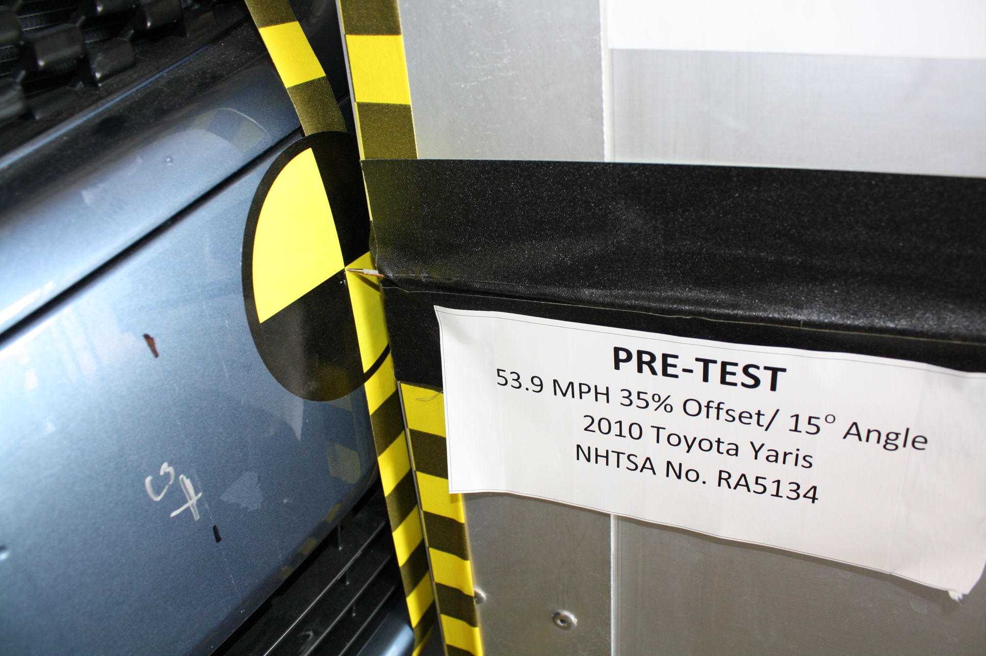 2010 TOYOTA YARIS crash image 22