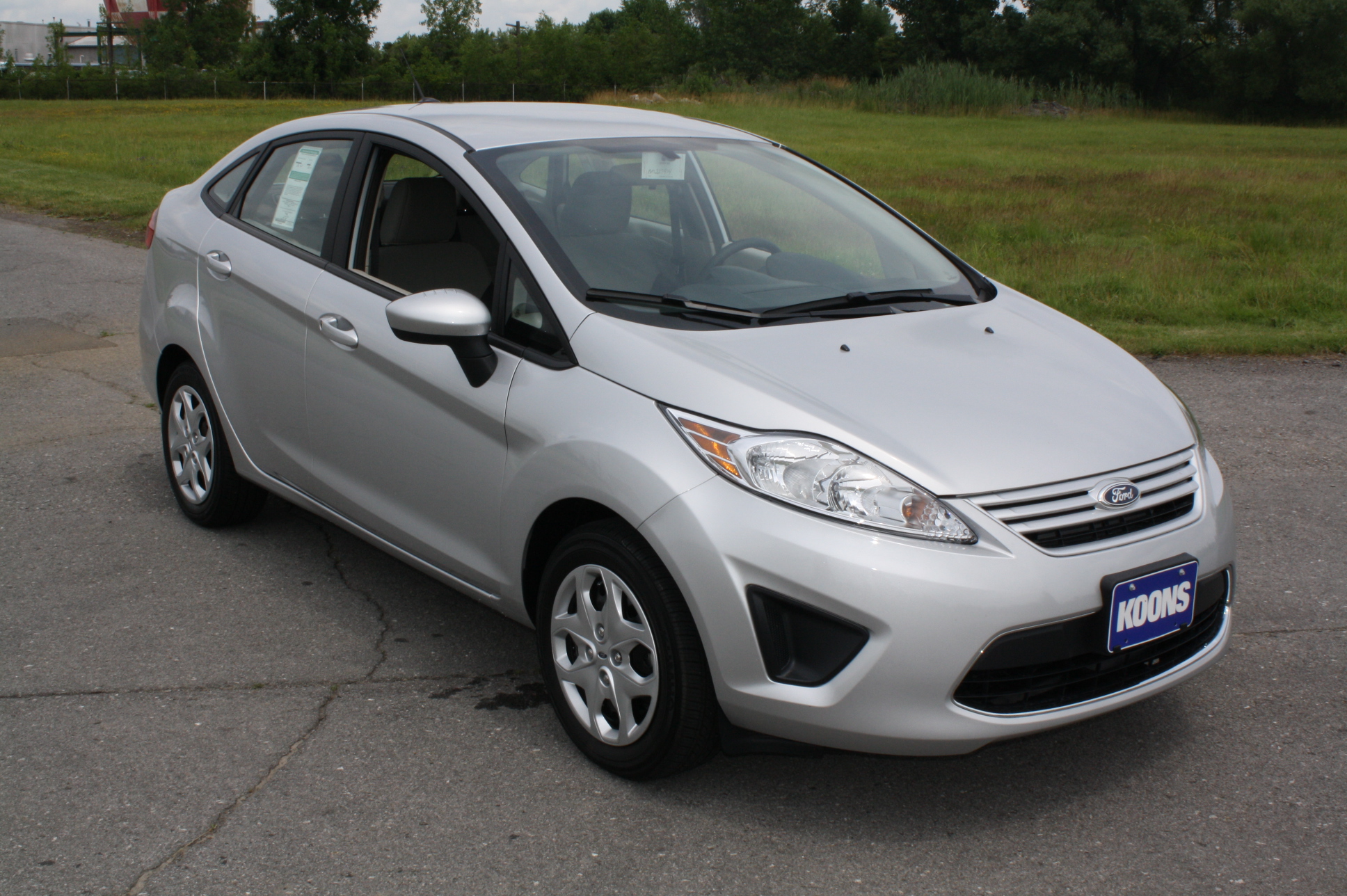 2011 FORD FIESTA crash image