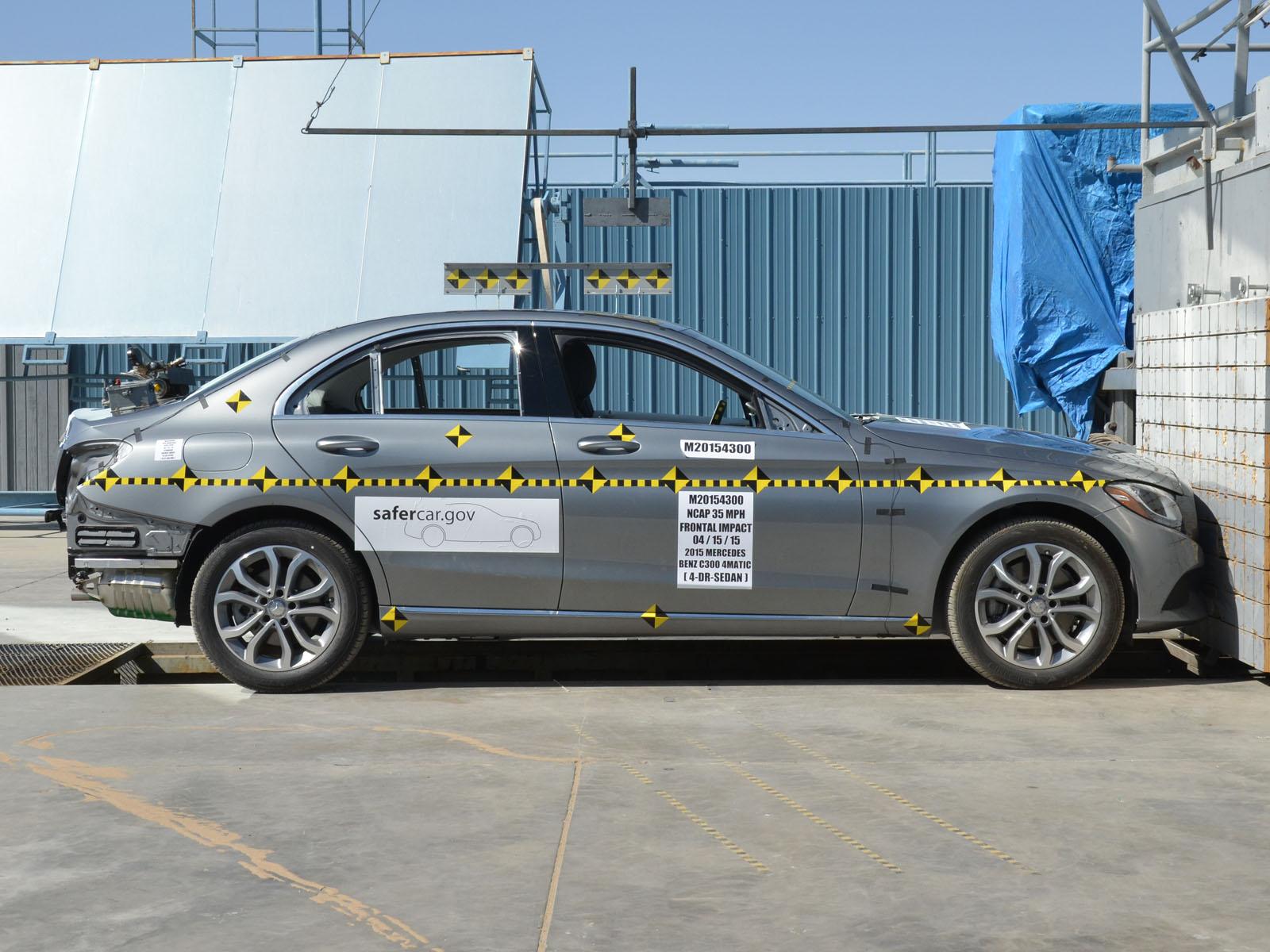 2015 MERCEDES C300 crash image 11
