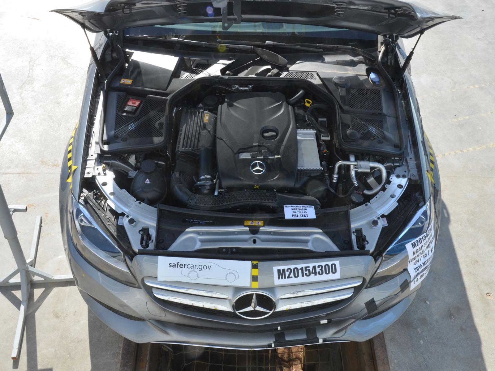 2015 MERCEDES C300 crash image 19