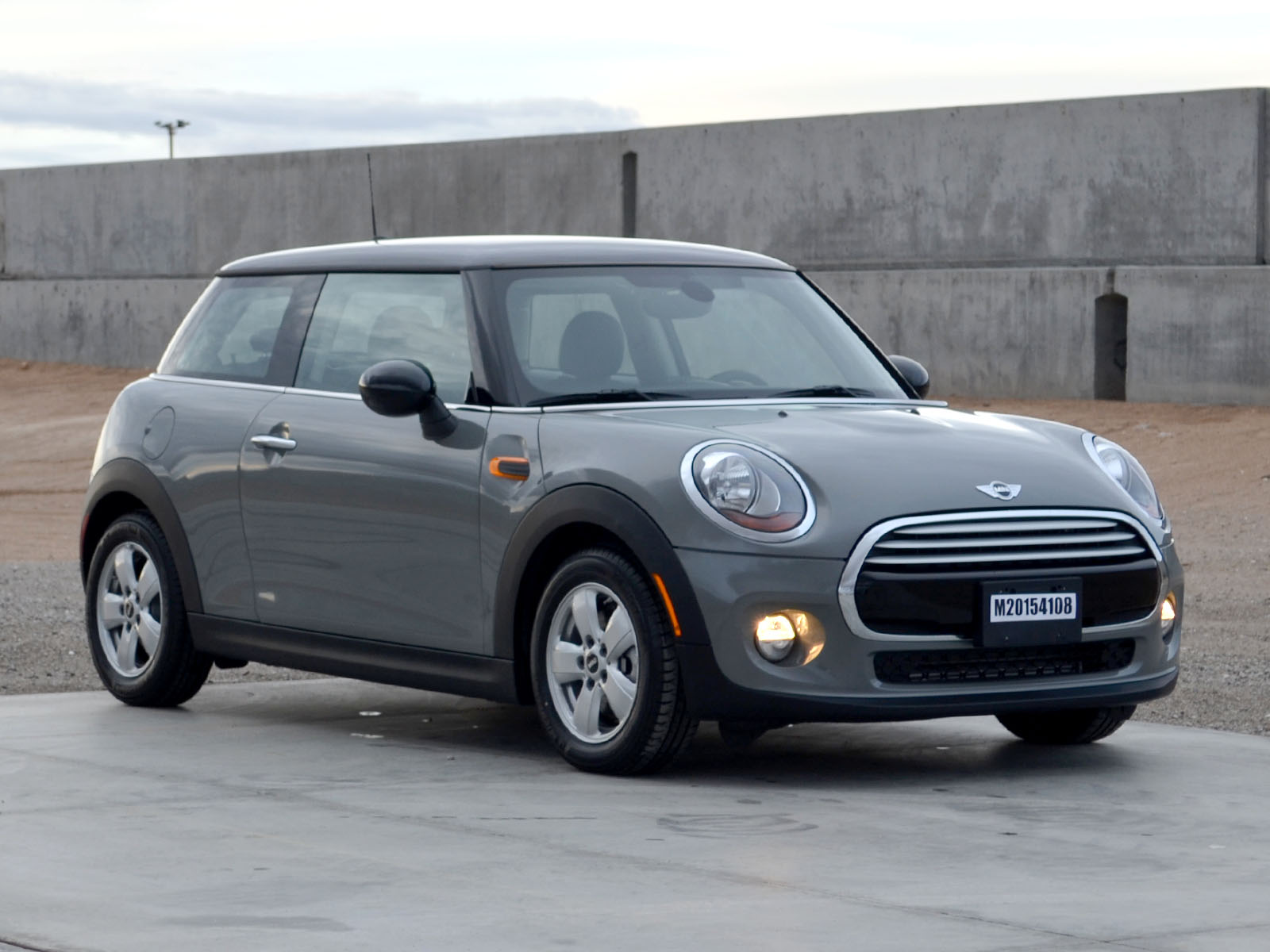 2015 MINI COOPER HARDTOP crash-test photo