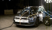 2015 VOLKSWAGEN GOLF crash-test photo