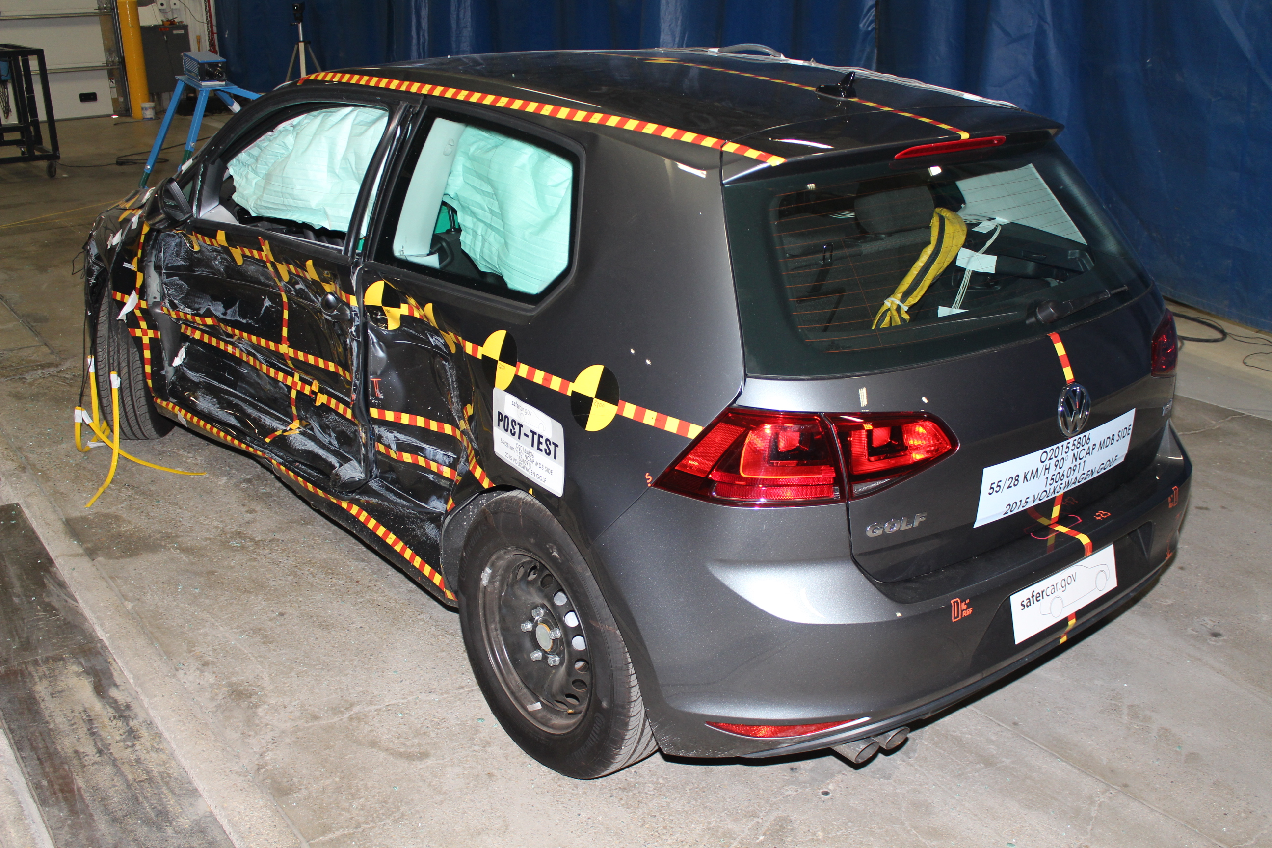 2015 VOLKSWAGEN GOLF crash image 11